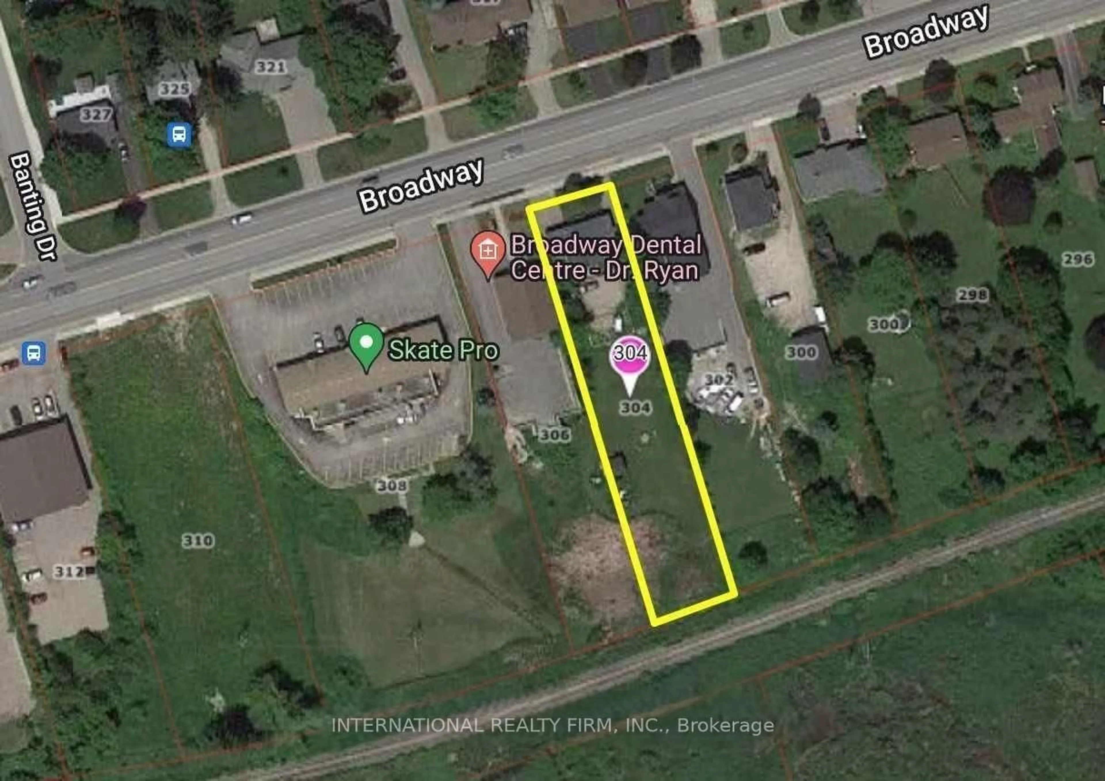 A pic from outside/outdoor area/front of a property/back of a property/a pic from drone, street for 304 Broadway, Orangeville Ontario L9W 1L3
