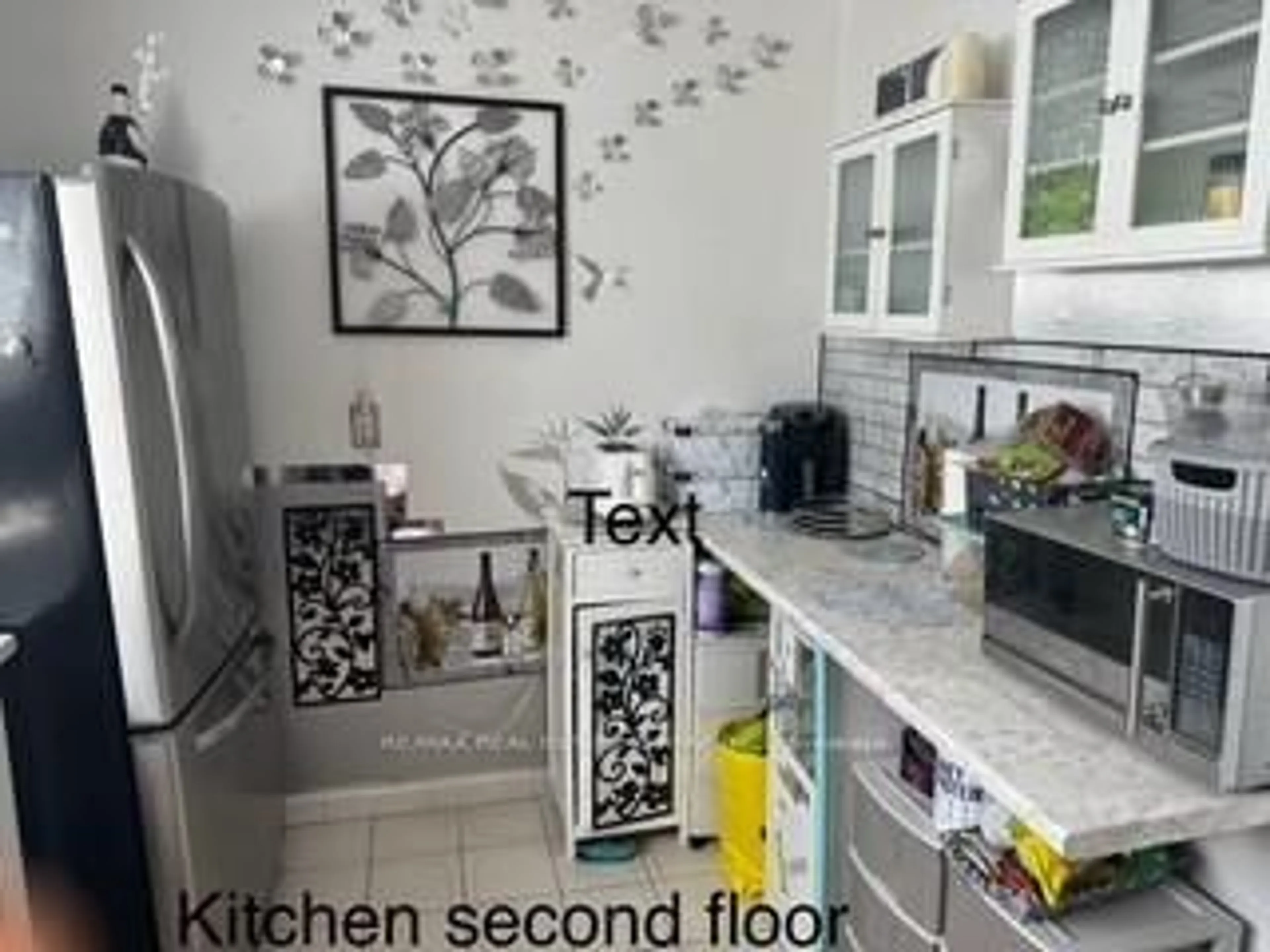 Standard kitchen, unknown for 48 Croham Rd, Toronto Ontario M6E 4X8