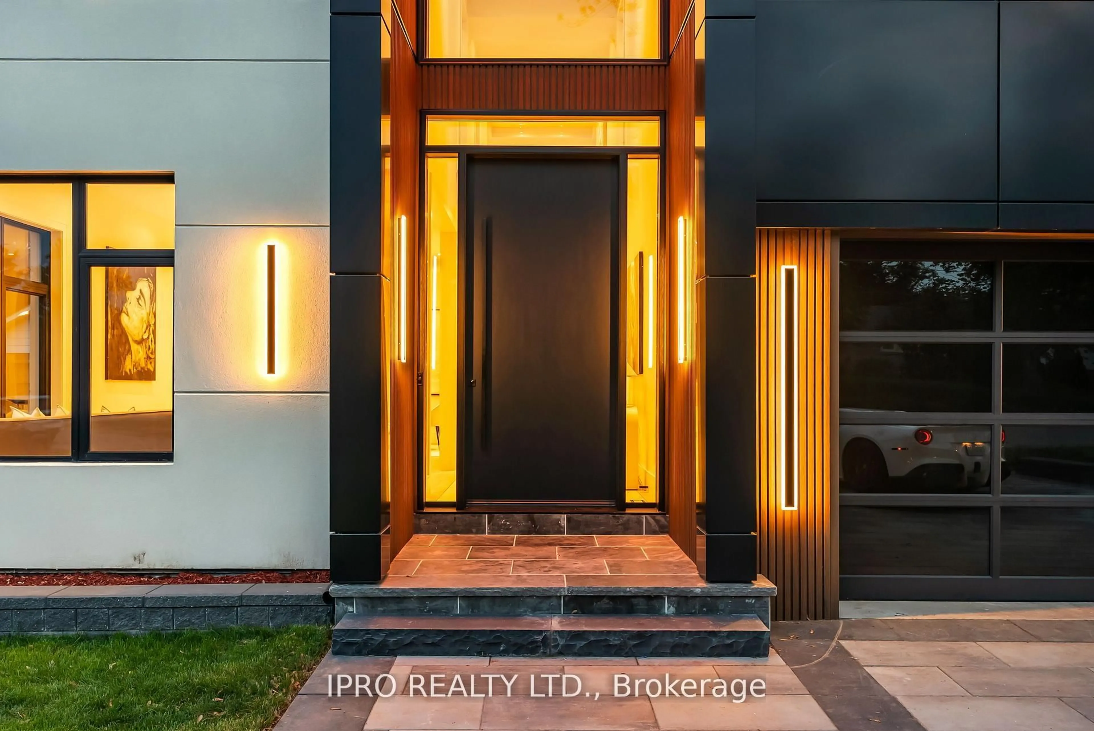Indoor entryway for 1328 Waverly Ave, Oakville Ontario L6L 2S3