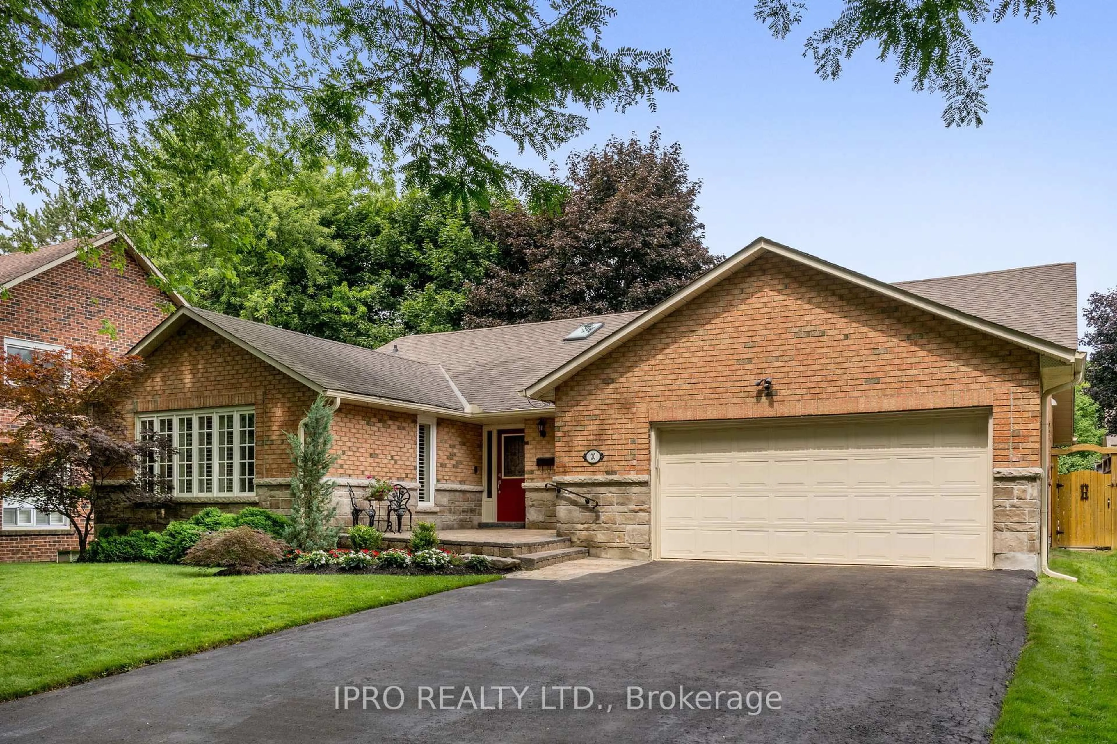 Home with brick exterior material, street for 20 Lennox Crt, Brampton Ontario L6Z 1V9