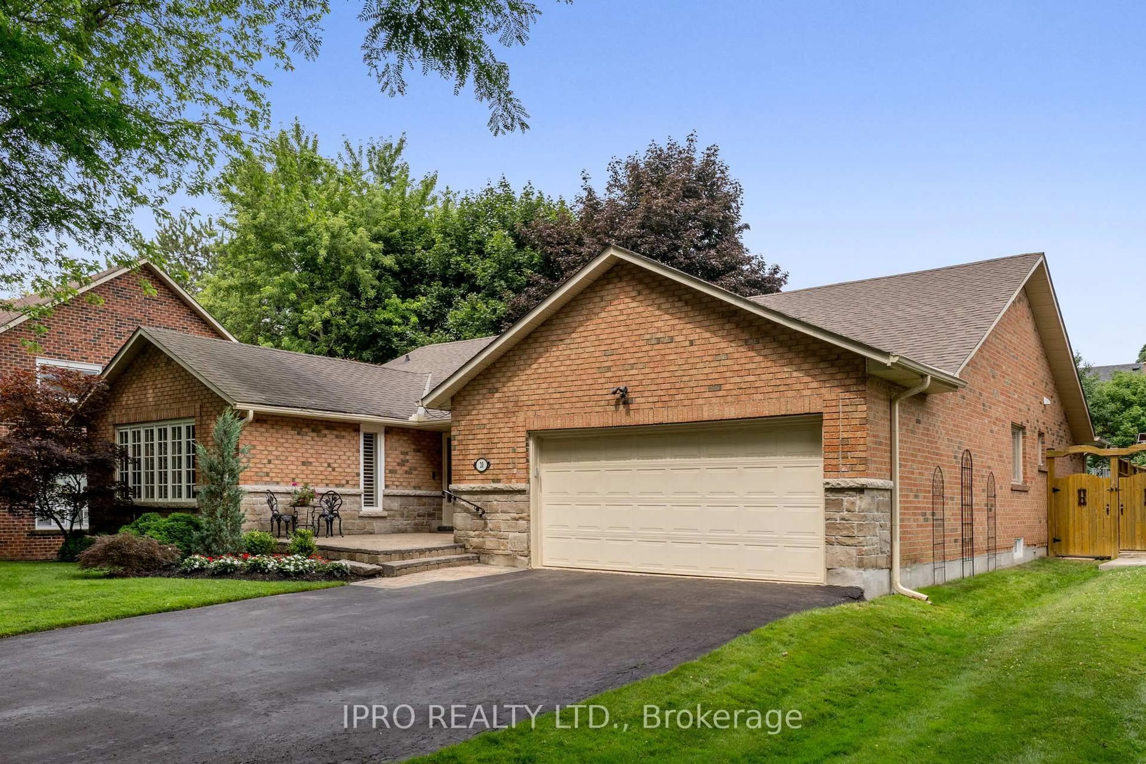 Home with brick exterior material, street for 20 Lennox Crt, Brampton Ontario L6Z 1V9