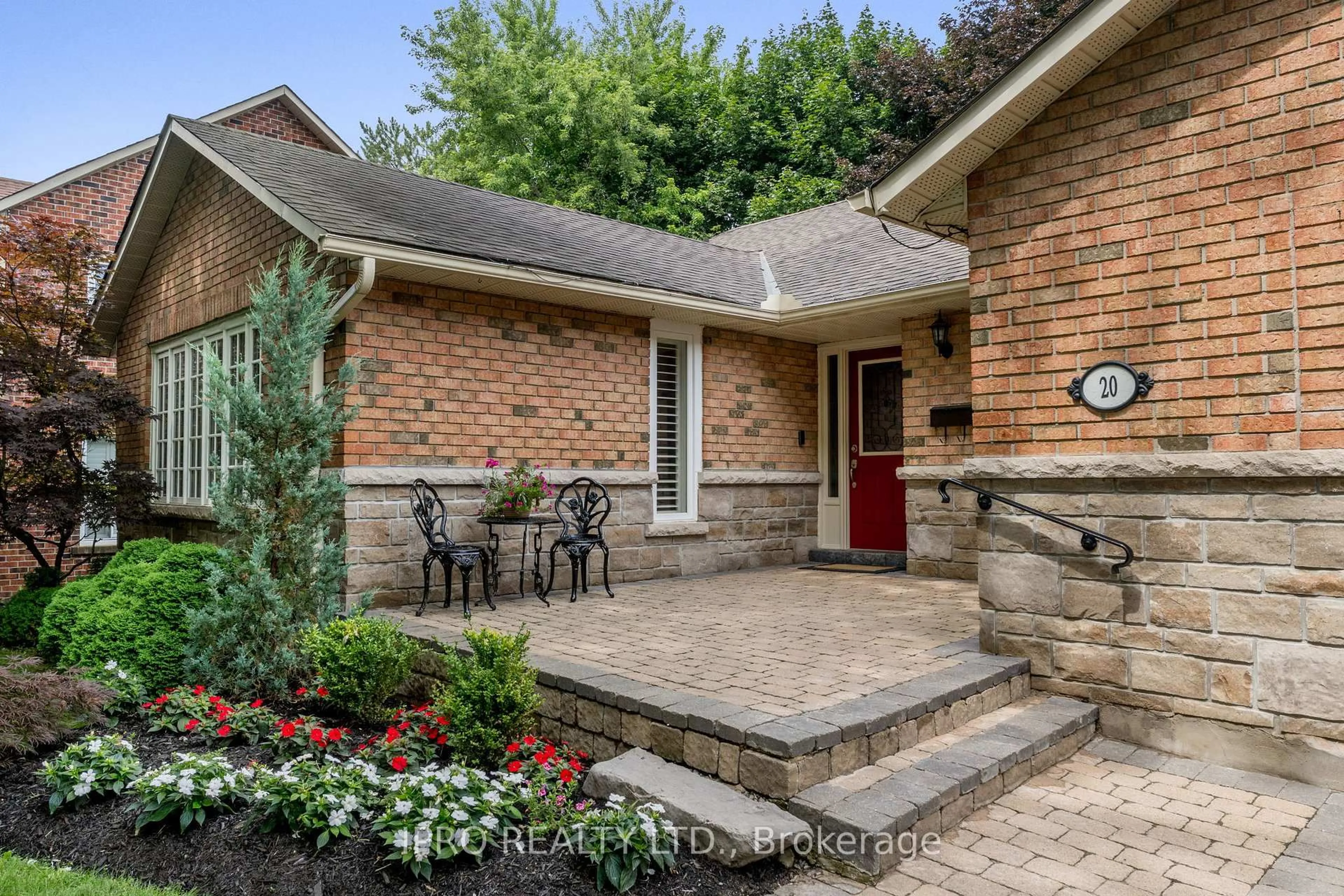 Home with brick exterior material, street for 20 Lennox Crt, Brampton Ontario L6Z 1V9