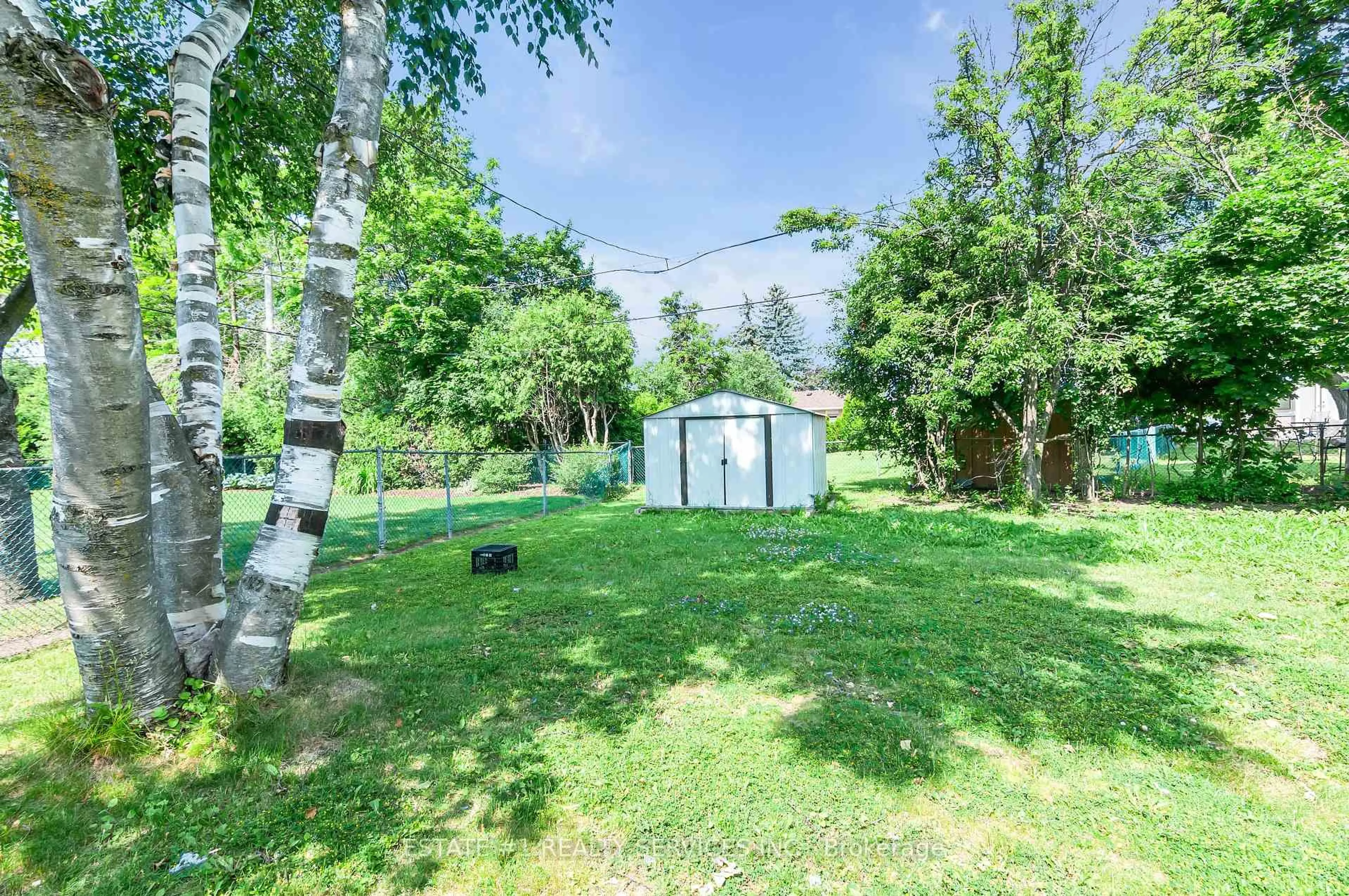 Shed for 9 Dowling Cres, Brampton Ontario L6T 3B8