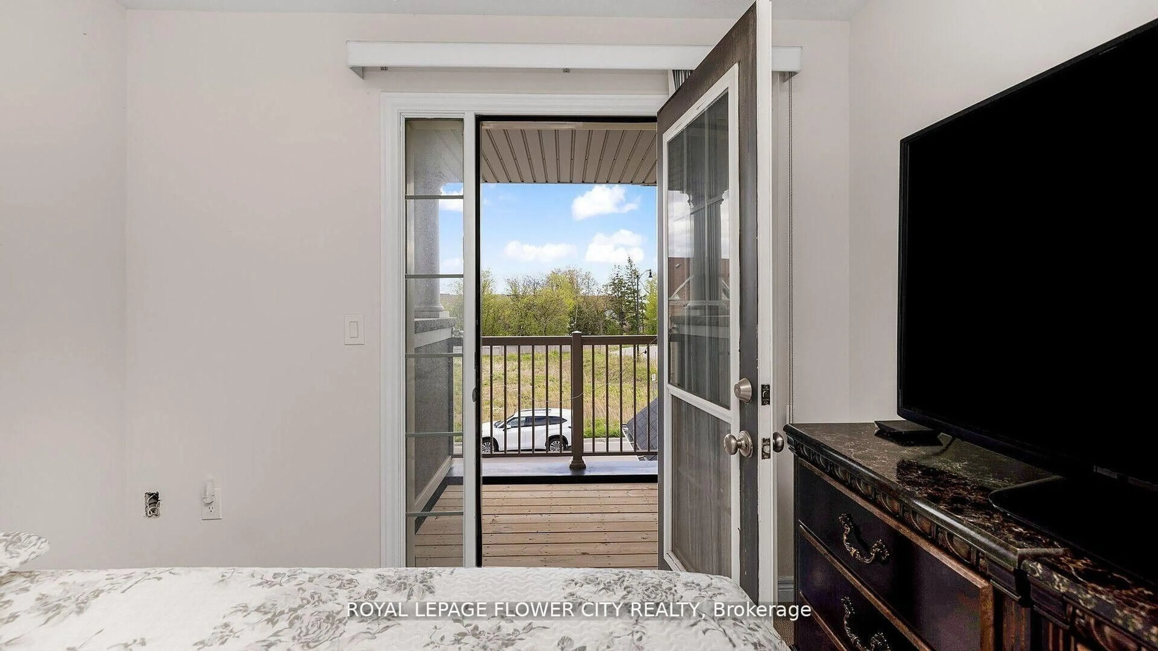 Indoor entryway for 36 Spokanne St, Brampton Ontario L6R 4A2