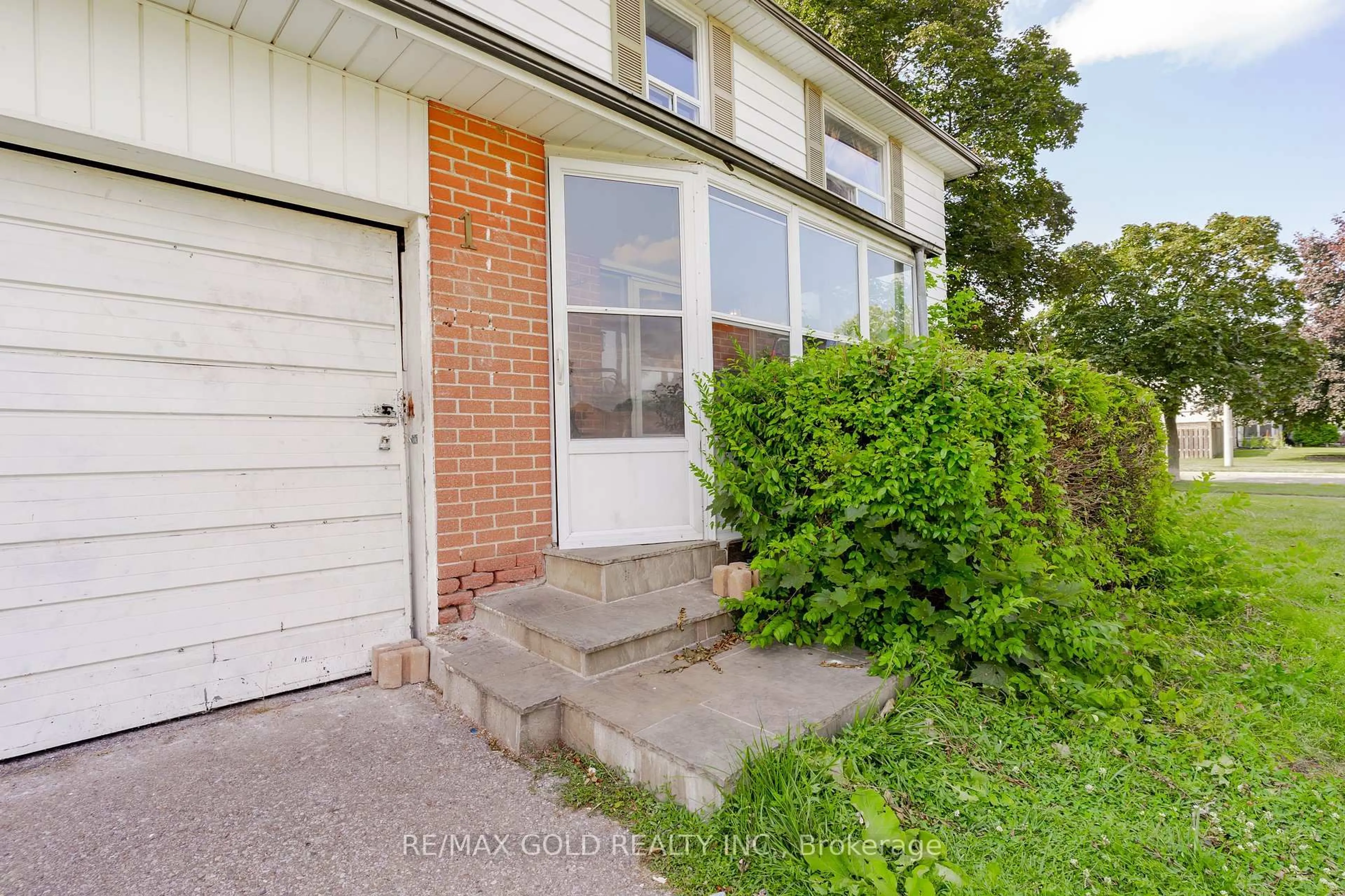 Home with brick exterior material, street for 1 Dartnell Pl, Brampton Ontario L6T 1P3
