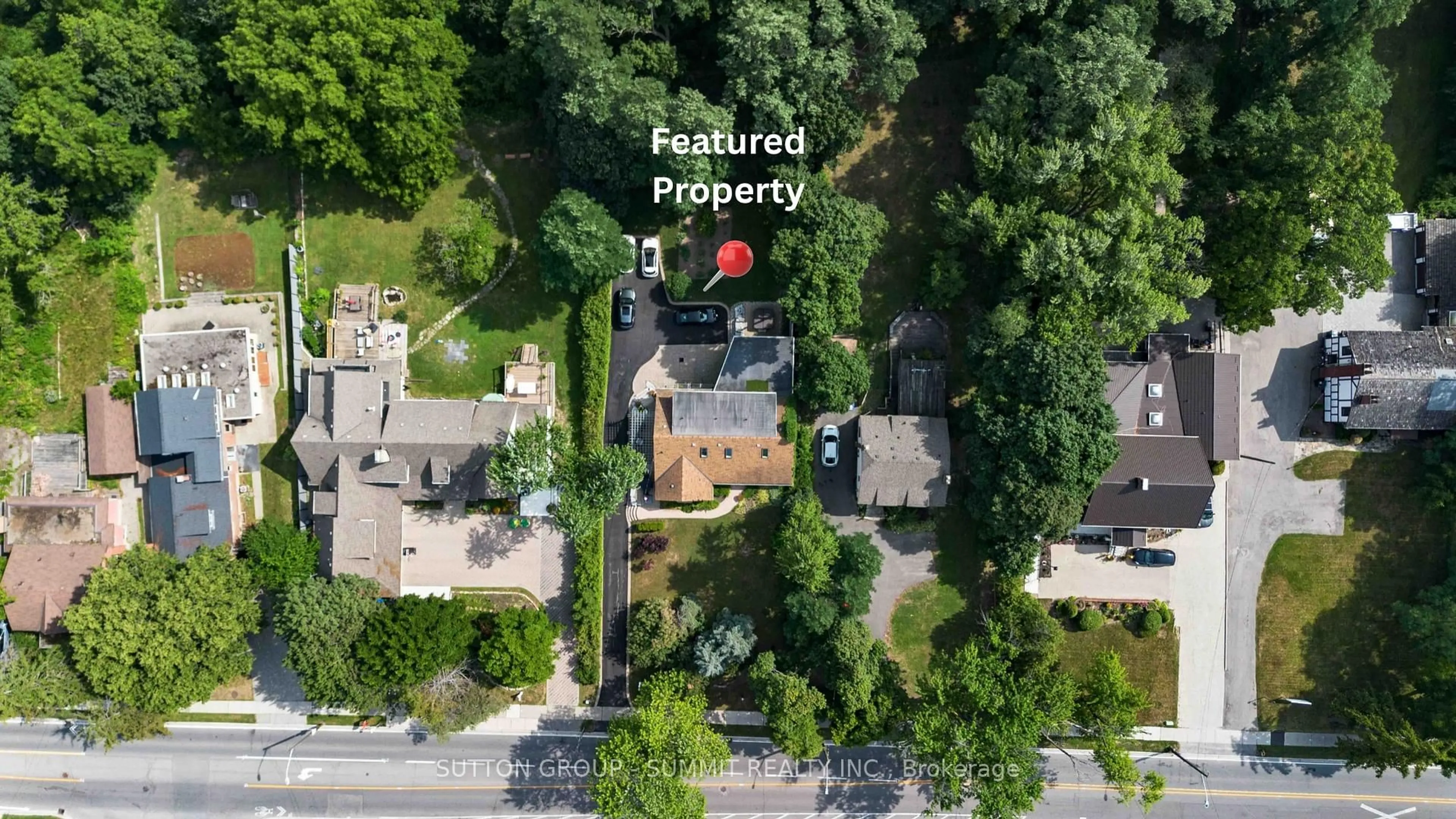 A pic from outside/outdoor area/front of a property/back of a property/a pic from drone, street for 353 Queen St, Mississauga Ontario L5M 1M3