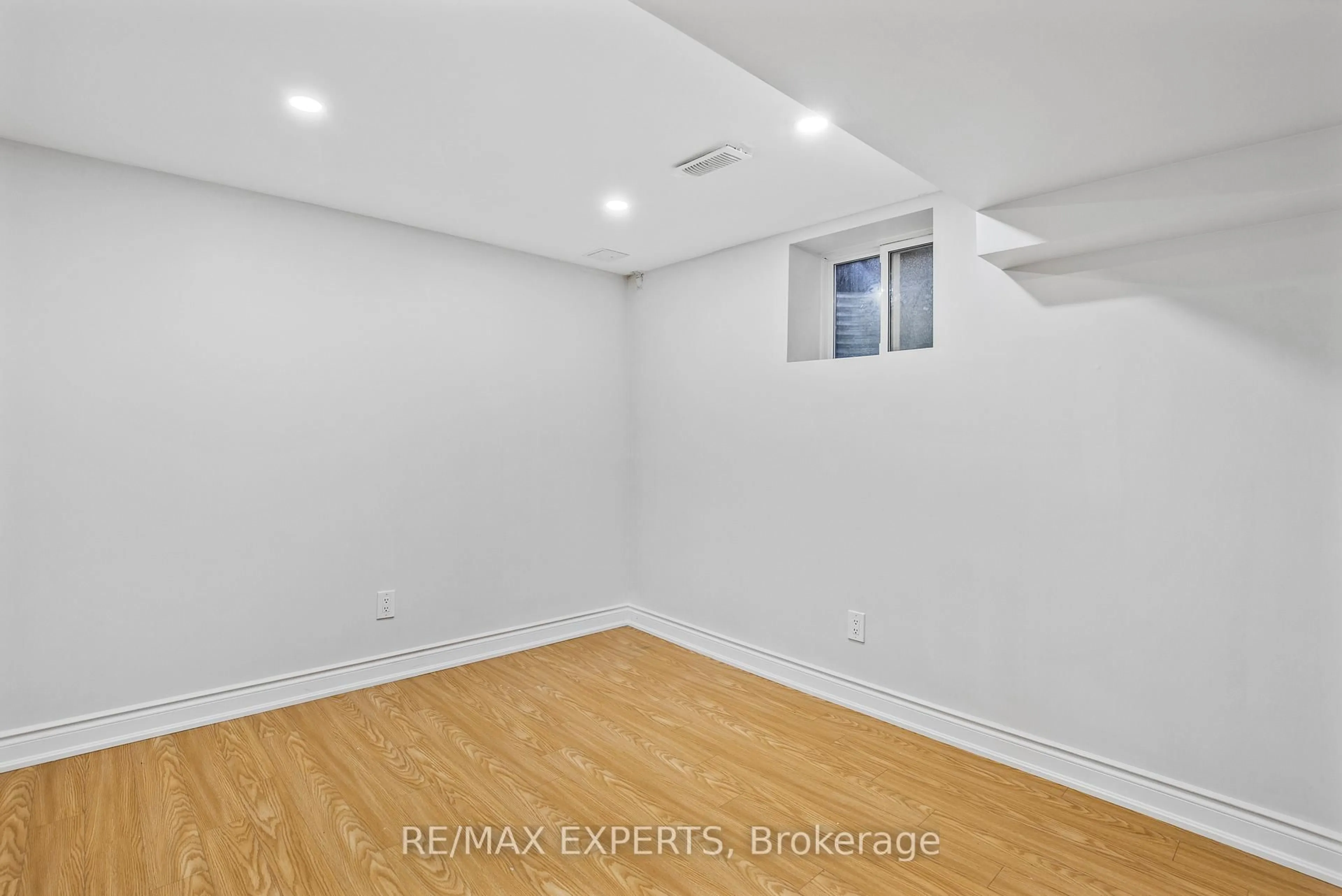 A pic of a room for 36 Elderwood Pl, Brampton Ontario L6V 3N3