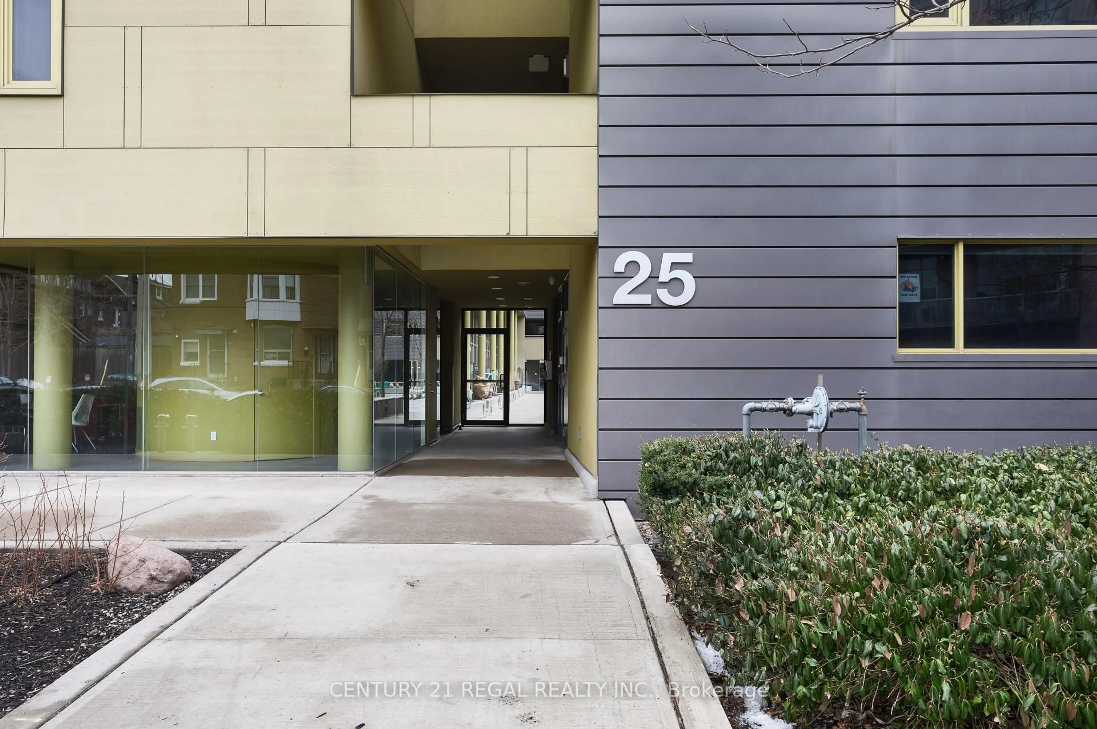 Indoor foyer for 25 Ritchie Ave #312, Toronto Ontario M6R 2J6