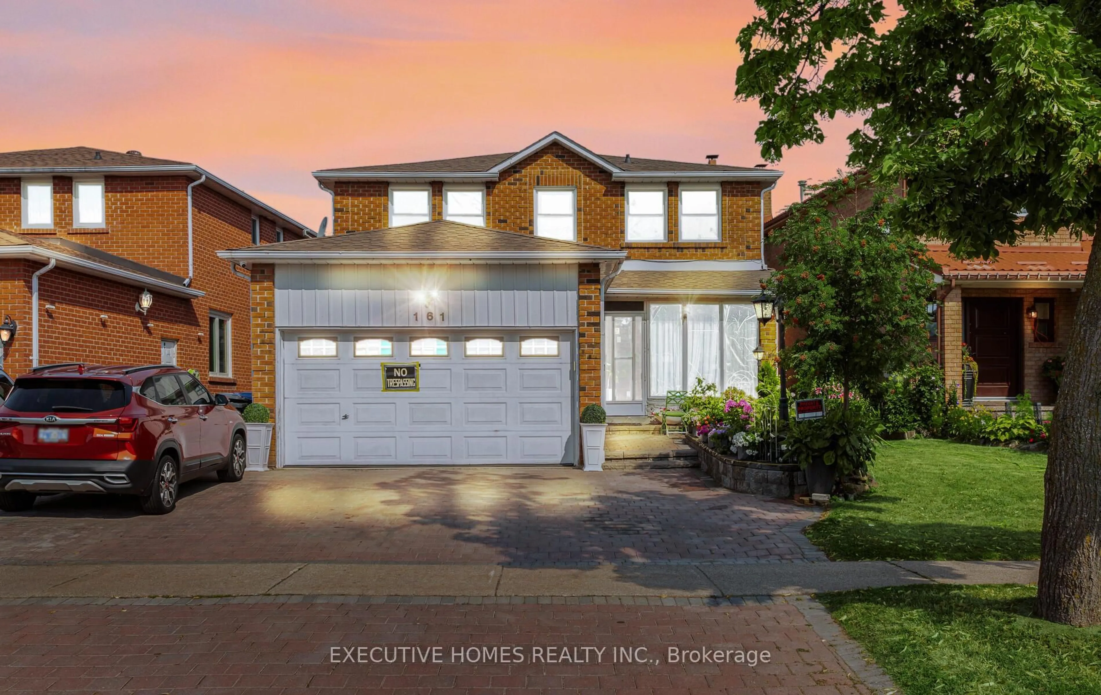 Home with brick exterior material, street for 161 Kingsbridge Garden Circ, Mississauga Ontario L5R 1T6