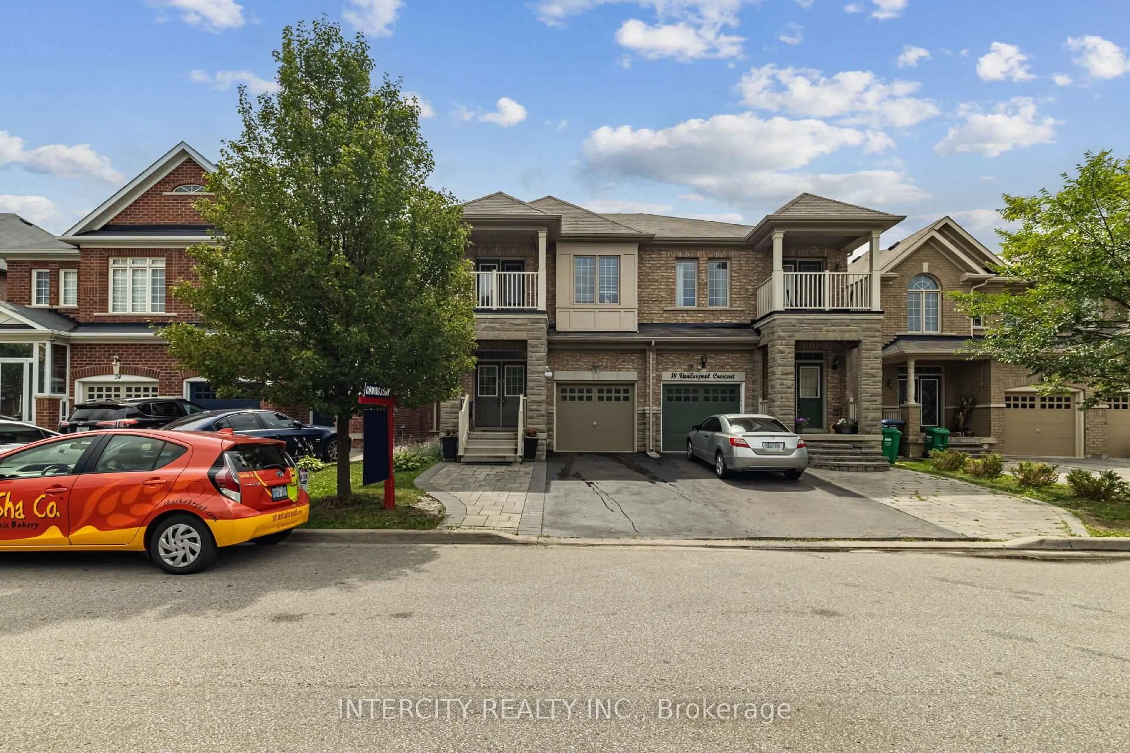 A pic from outside/outdoor area/front of a property/back of a property/a pic from drone, street for 20 Vanderpool Cres, Brampton Ontario L6P 3W9