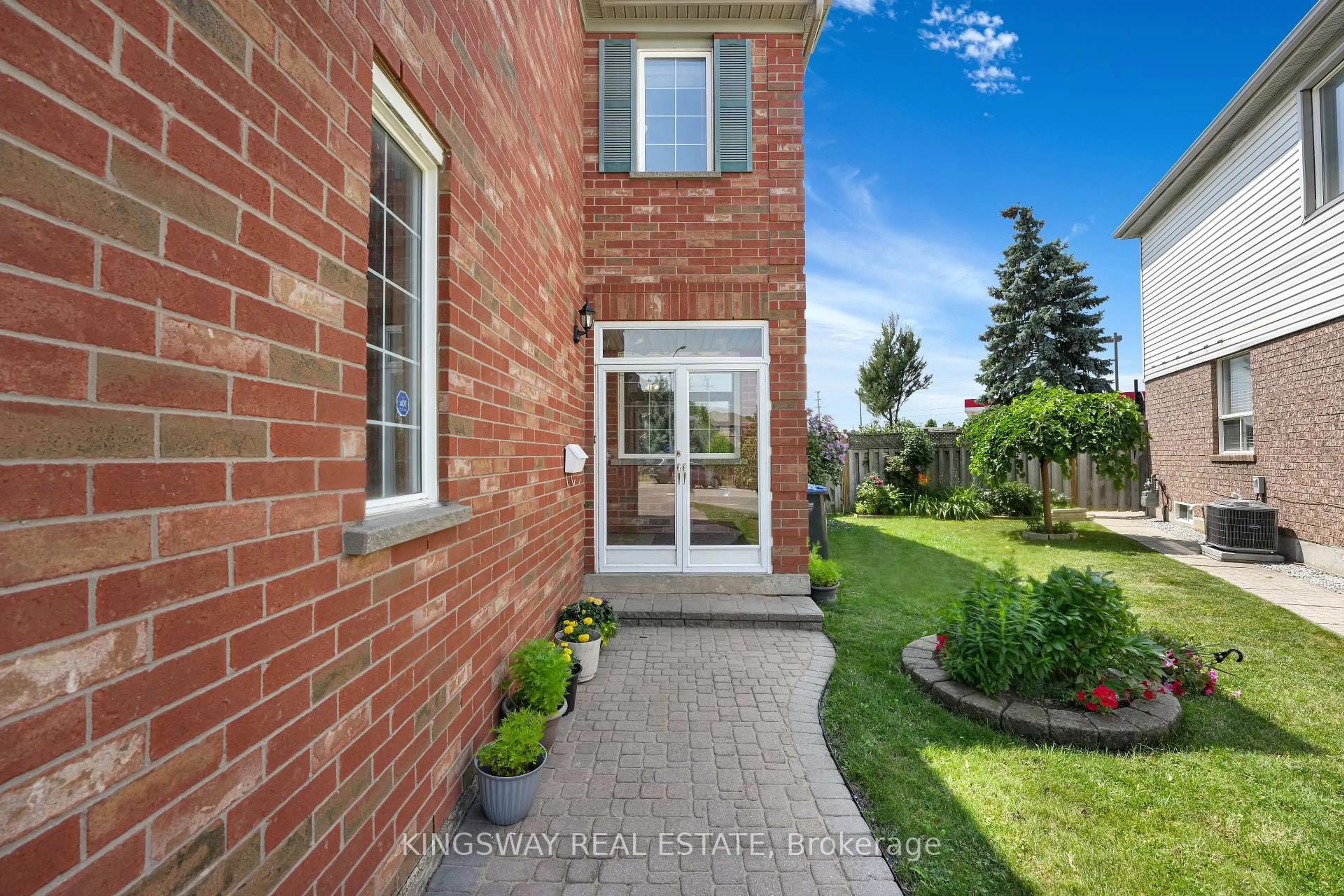 Home with brick exterior material, street for 2944 Westbury Crt, Mississauga Ontario L5M 6B2