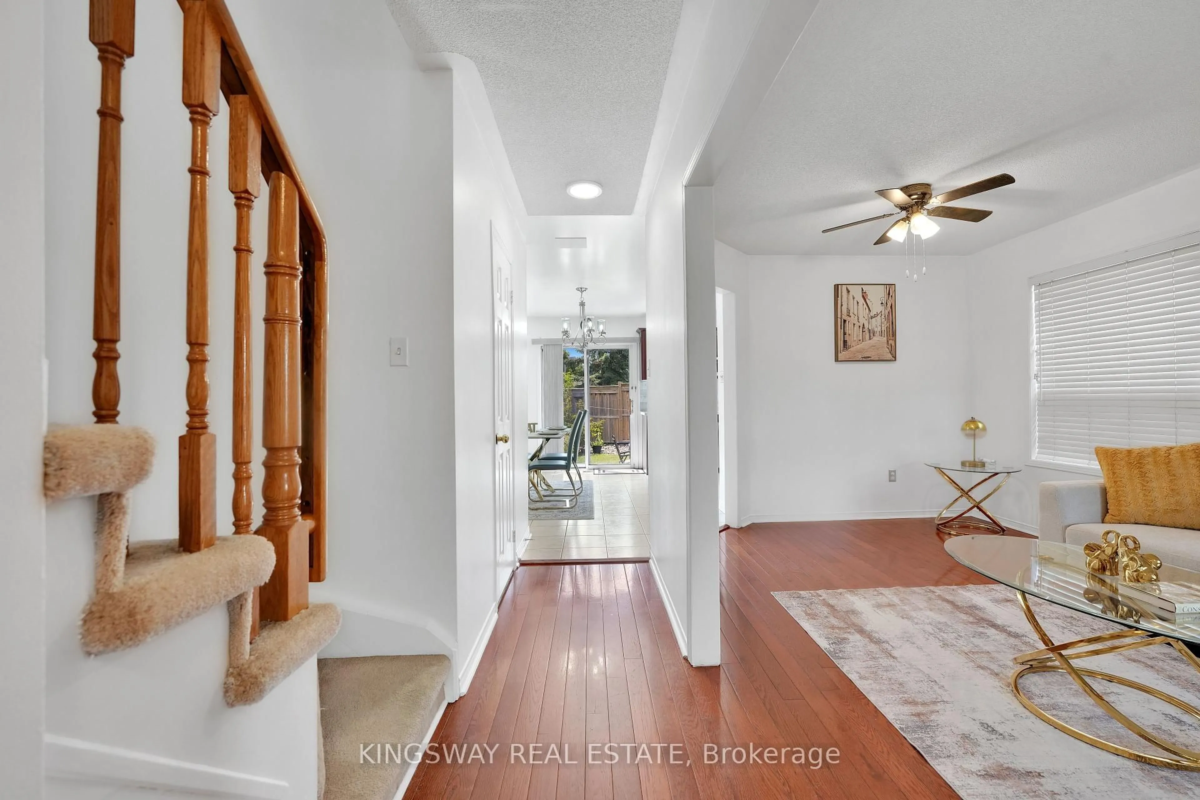 Indoor entryway for 2944 Westbury Crt, Mississauga Ontario L5M 6B2