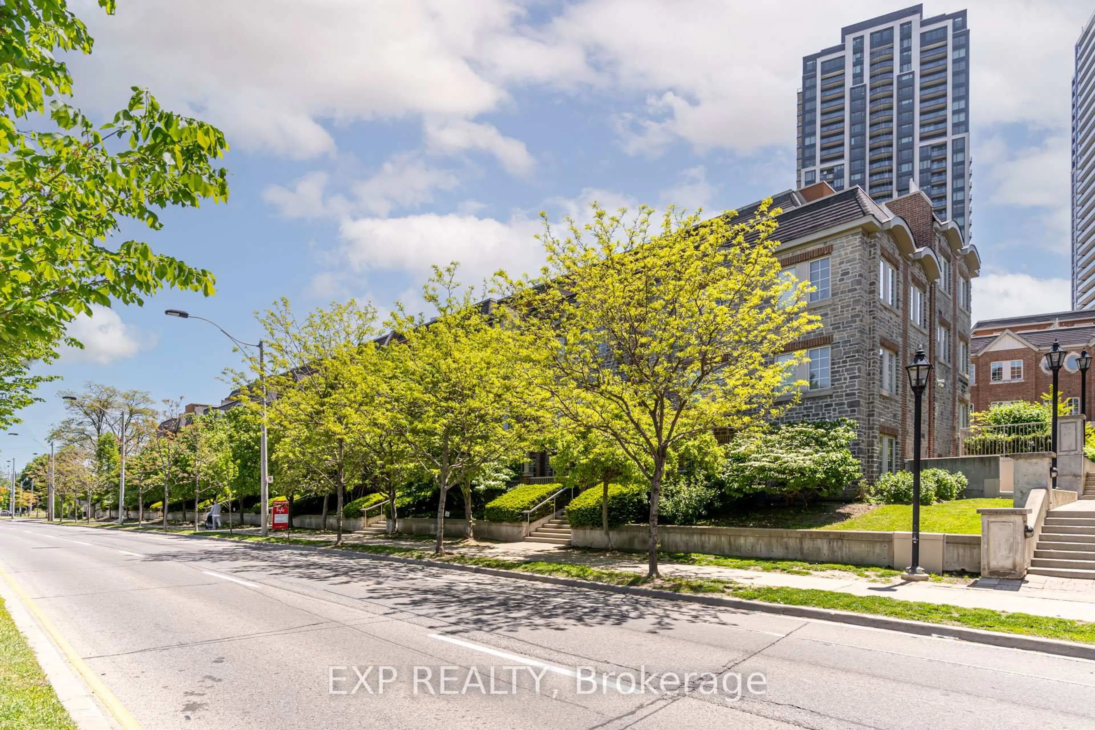 A pic from outside/outdoor area/front of a property/back of a property/a pic from drone, street for 93 The Queensway #TH23, Toronto Ontario M9N 2H5