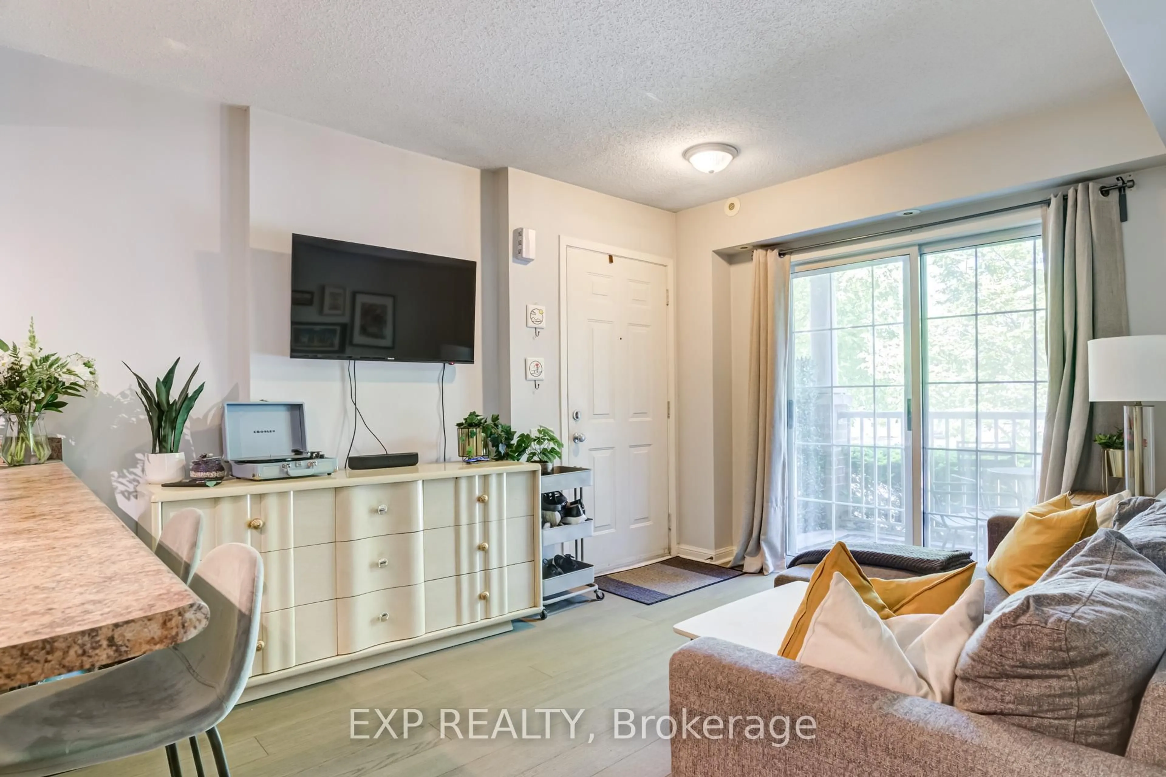 Unknown for 93 The Queensway #TH23, Toronto Ontario M9N 2H5