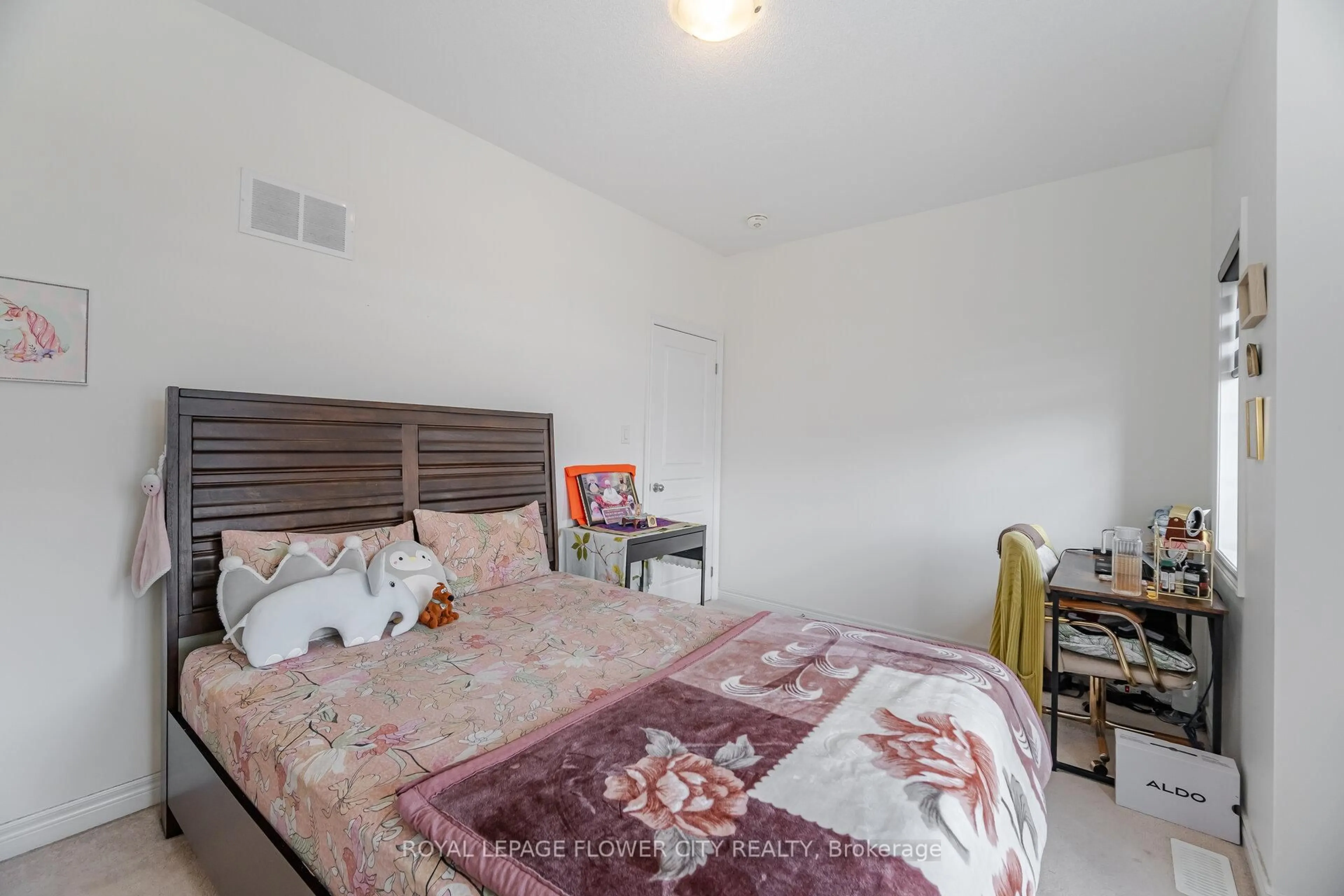 A pic of a room for 31 O'Connor Cres, Brampton Ontario L7A 5A6
