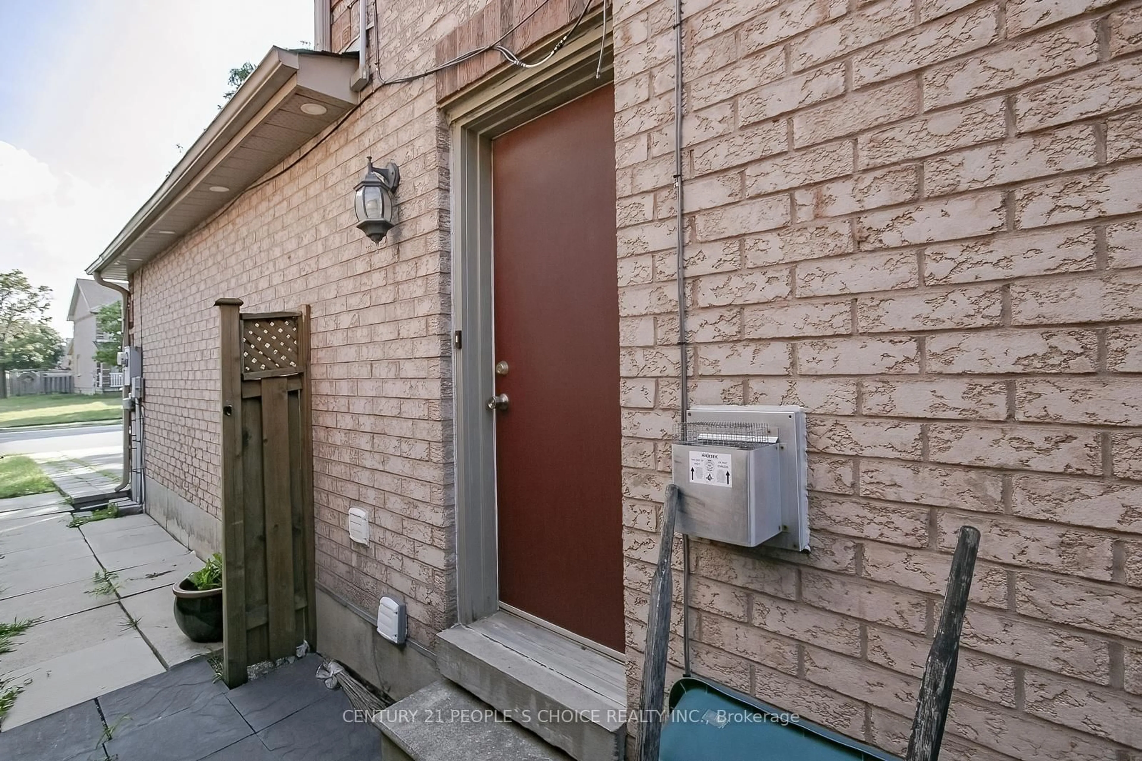Patio, street for 75 Letty Ave, Brampton Ontario L6Y 4T1