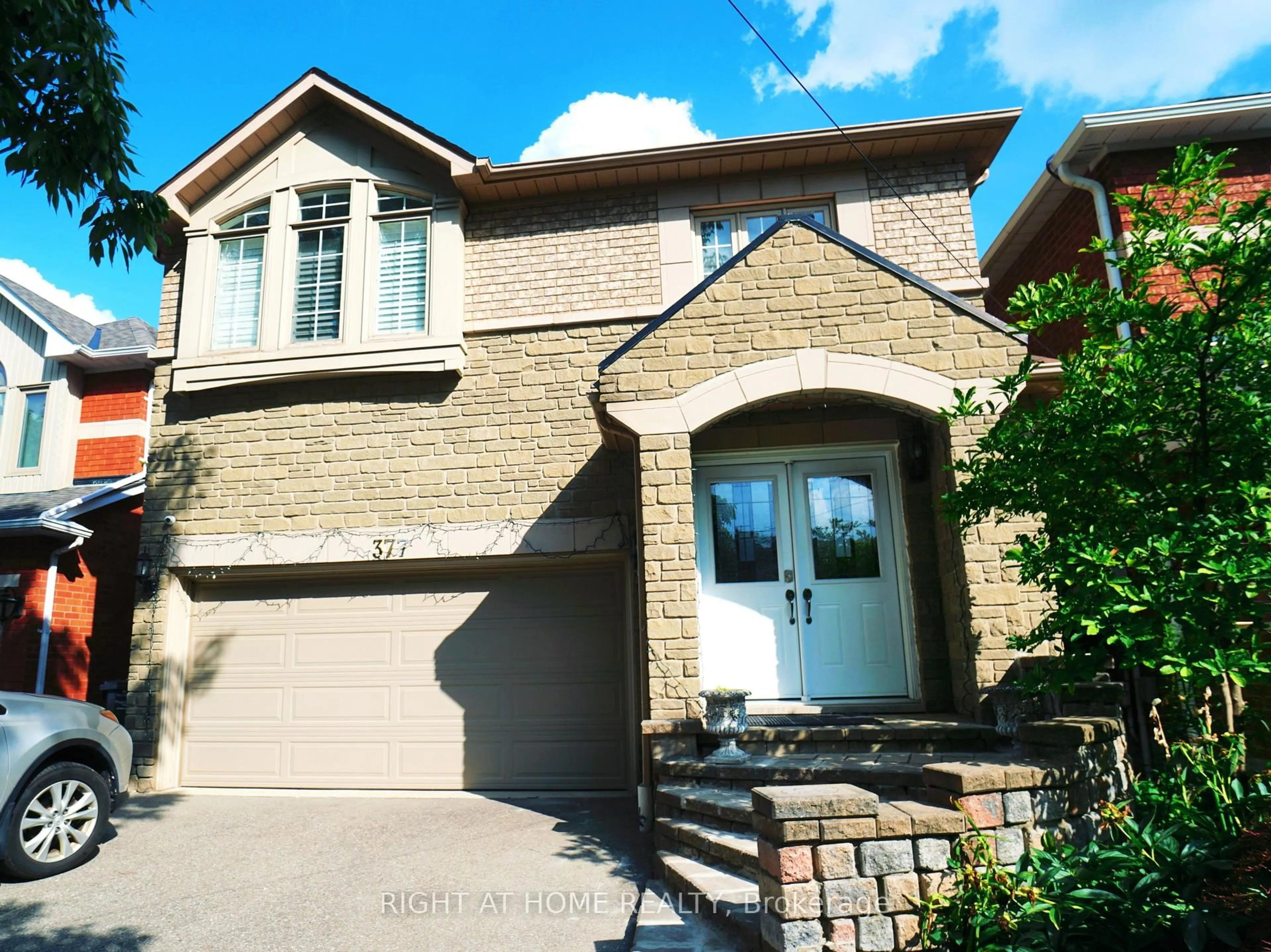 Home with brick exterior material, street for 377 Turnberry Cres, Mississauga Ontario L4Z 3W3