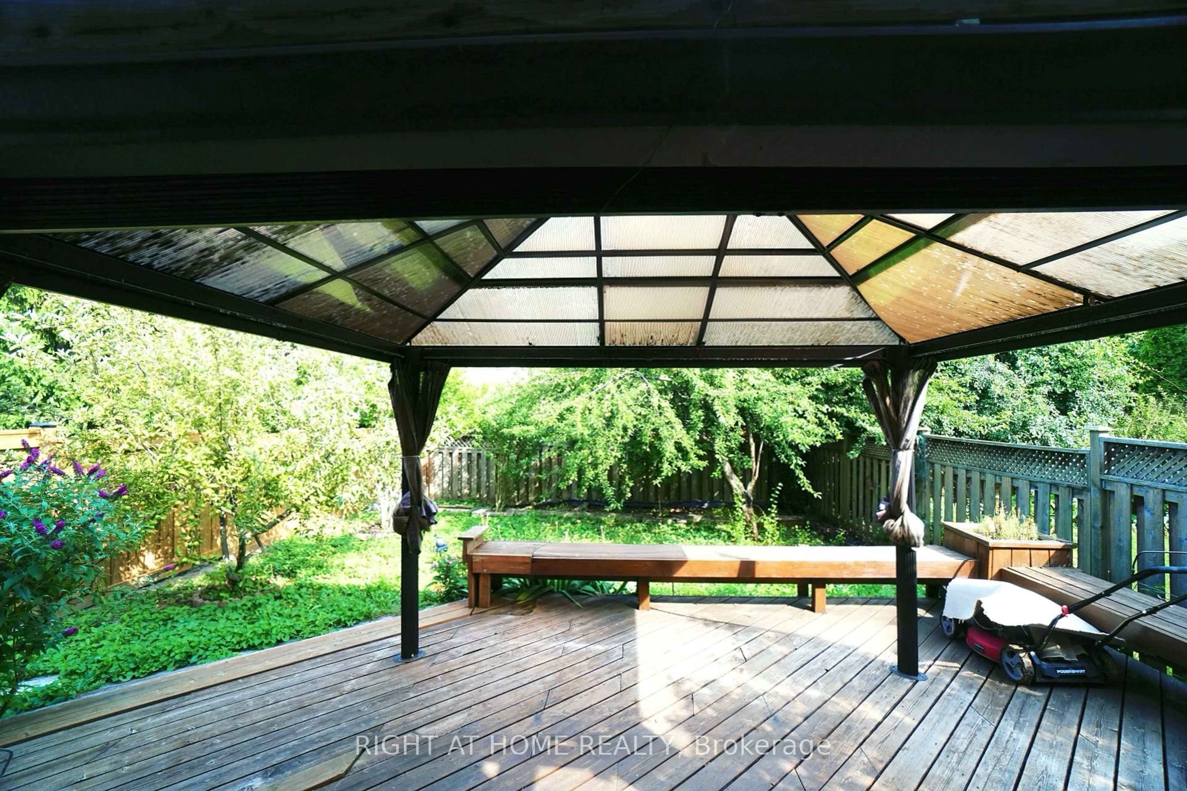 Patio, unknown for 377 Turnberry Cres, Mississauga Ontario L4Z 3W3