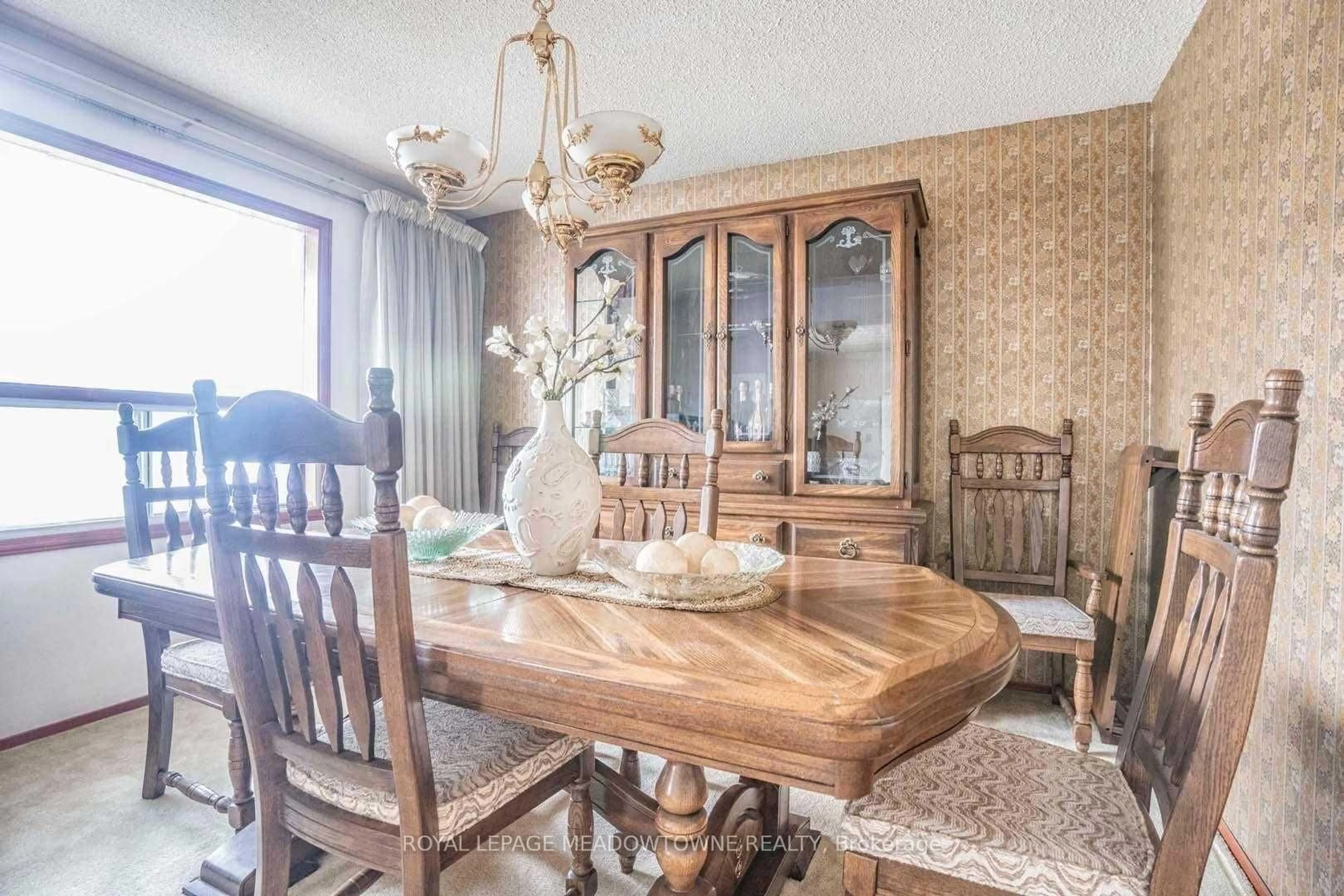Dining room, unknown for 634 Hyacinthe Blvd, Mississauga Ontario L5A 2C5