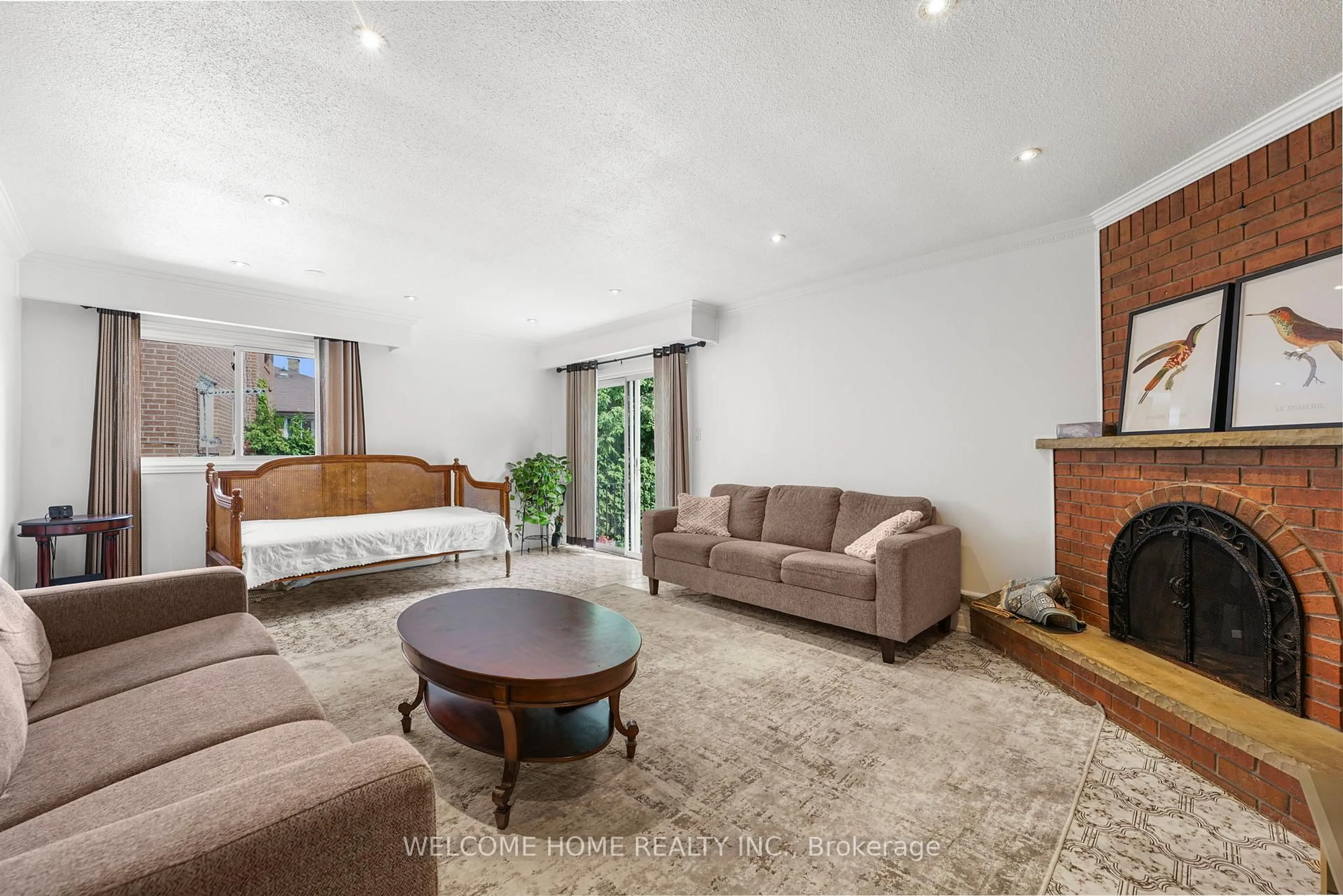 Living room with furniture, unknown for 136 Ardwick Blvd, Toronto Ontario M9M 1W2
