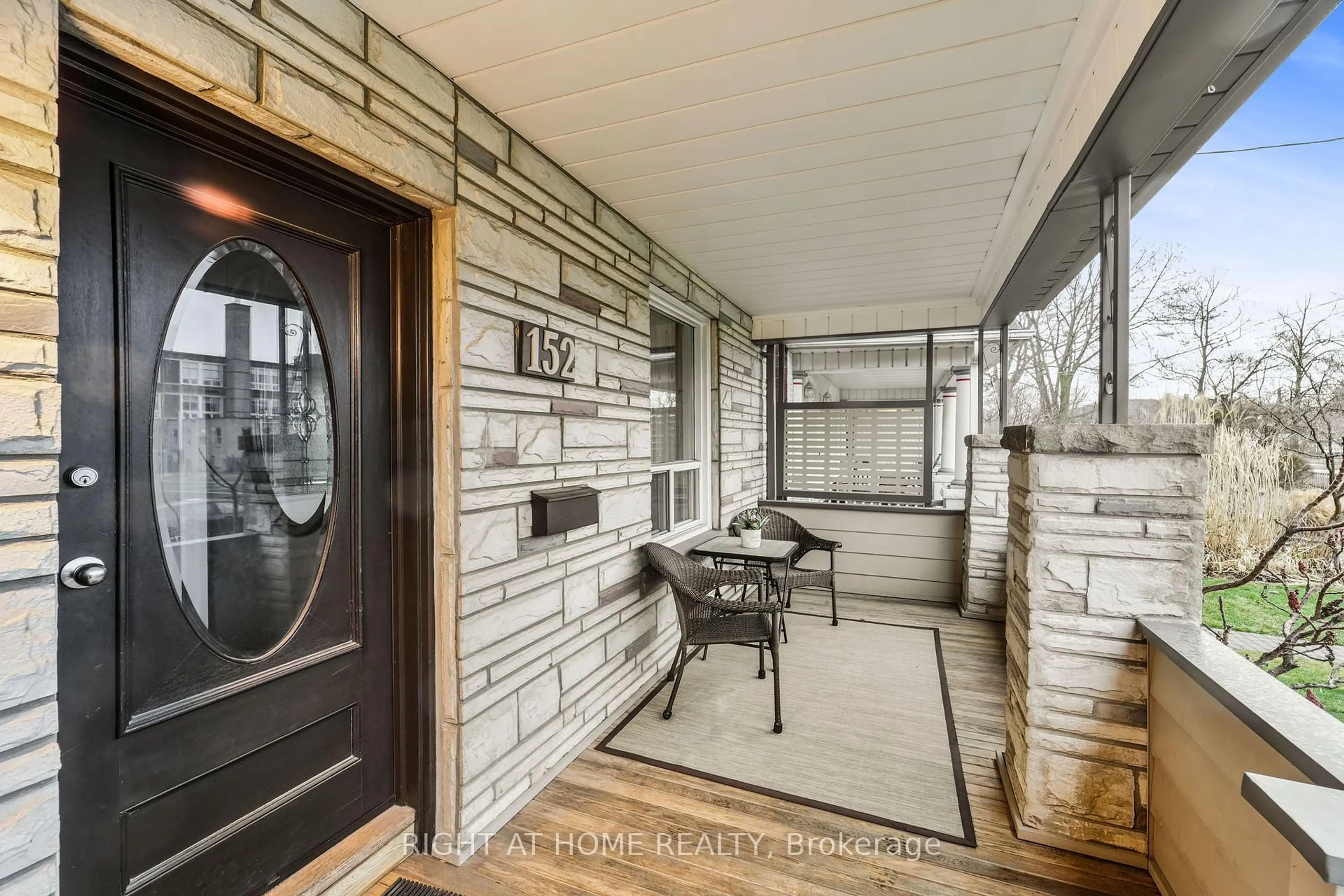 Indoor entryway for 152 Wright Ave, Toronto Ontario M6R 1L2