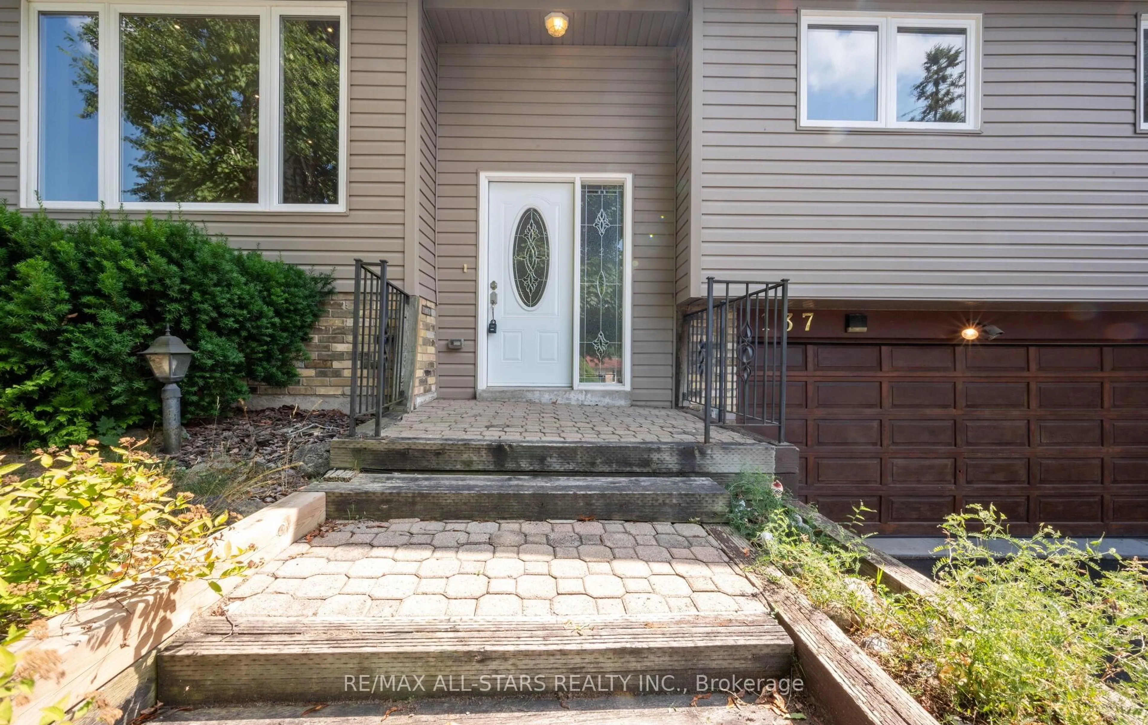 Unknown for 137 Connaught Cres, Caledon Ontario L7E 2S5