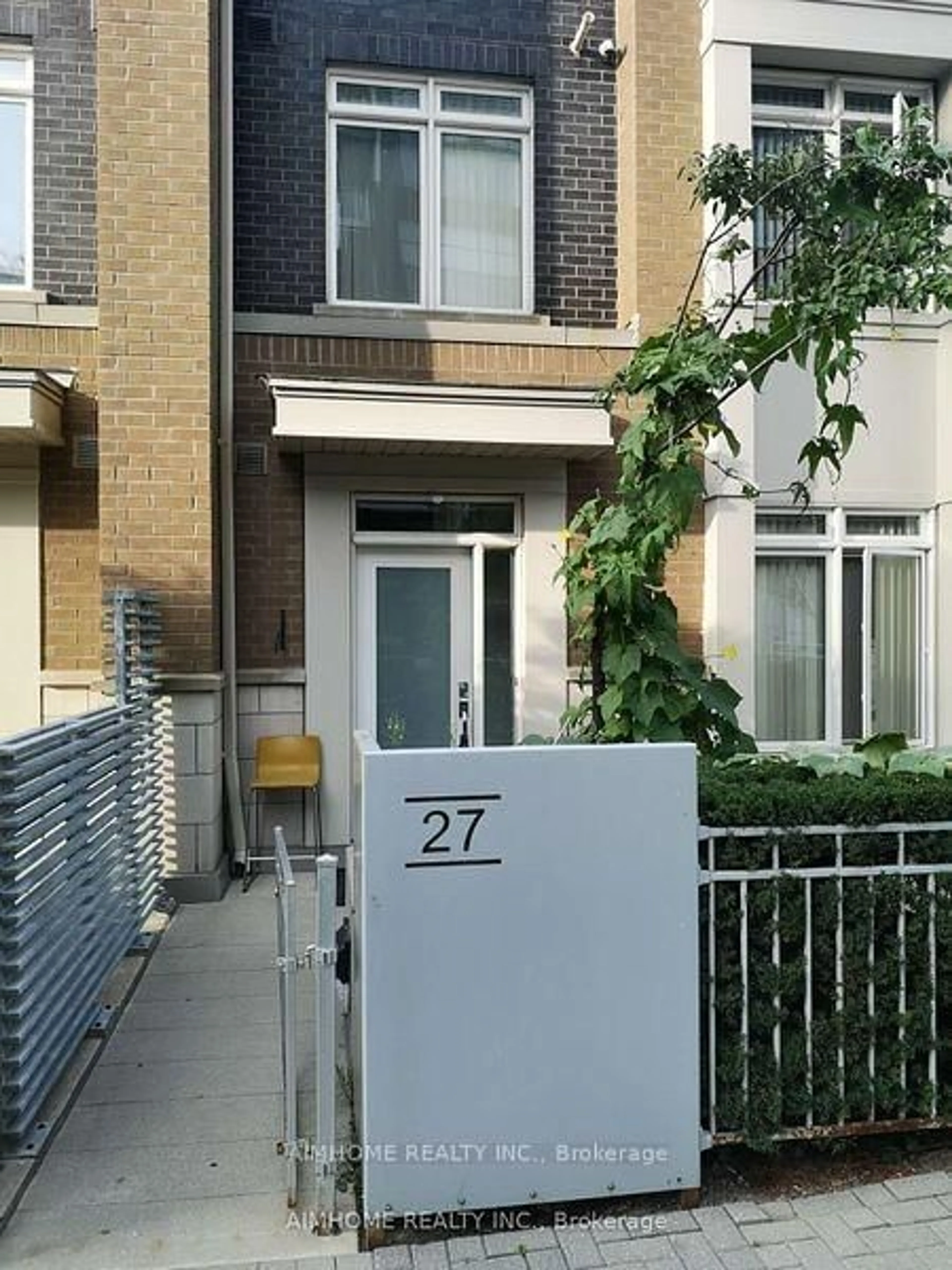 Unknown for 370 Square One Dr #27, Mississauga Ontario L5B 0E6