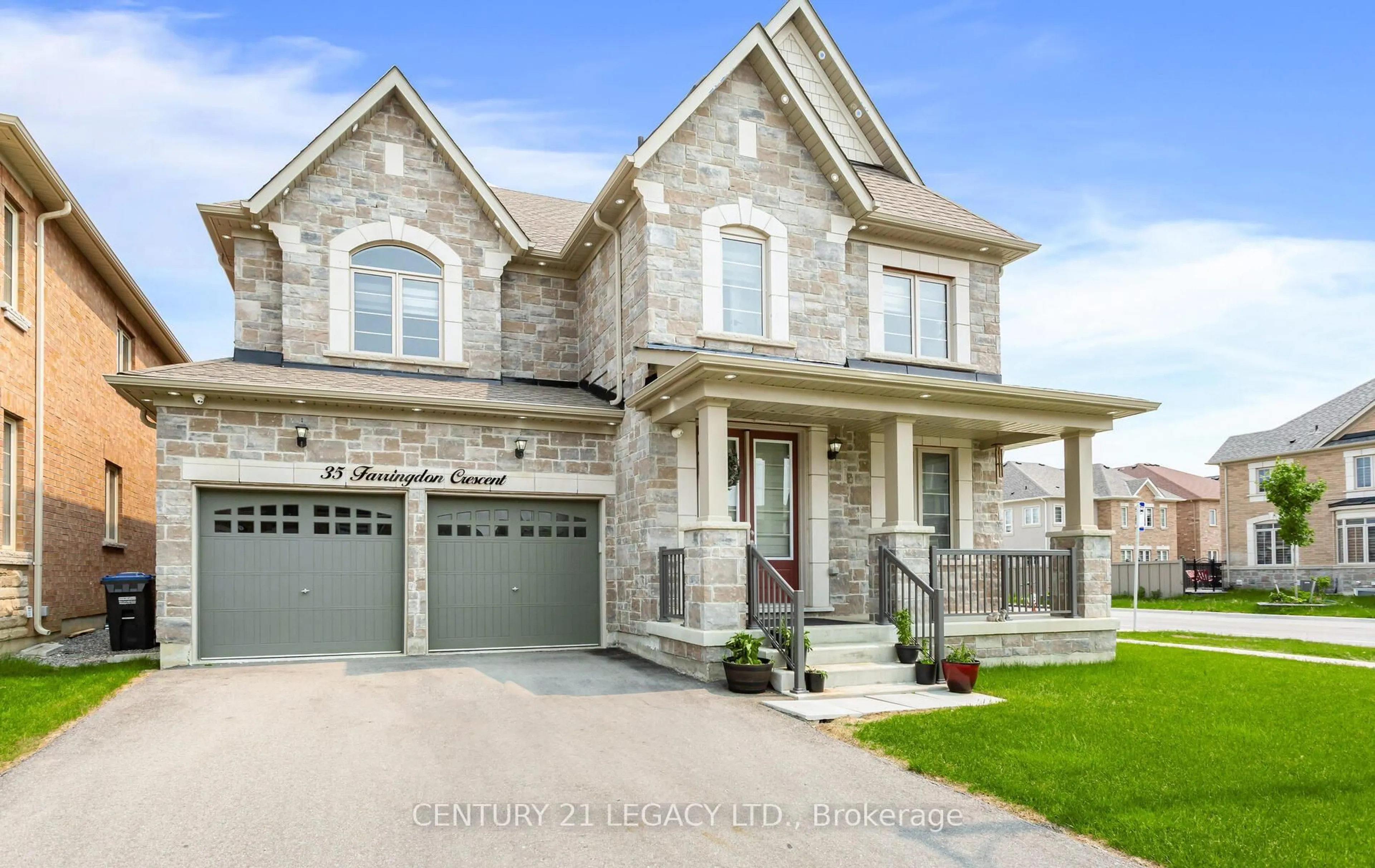 Home with brick exterior material, street for 35 Farringdon Cres, Brampton Ontario L7A 4Z6