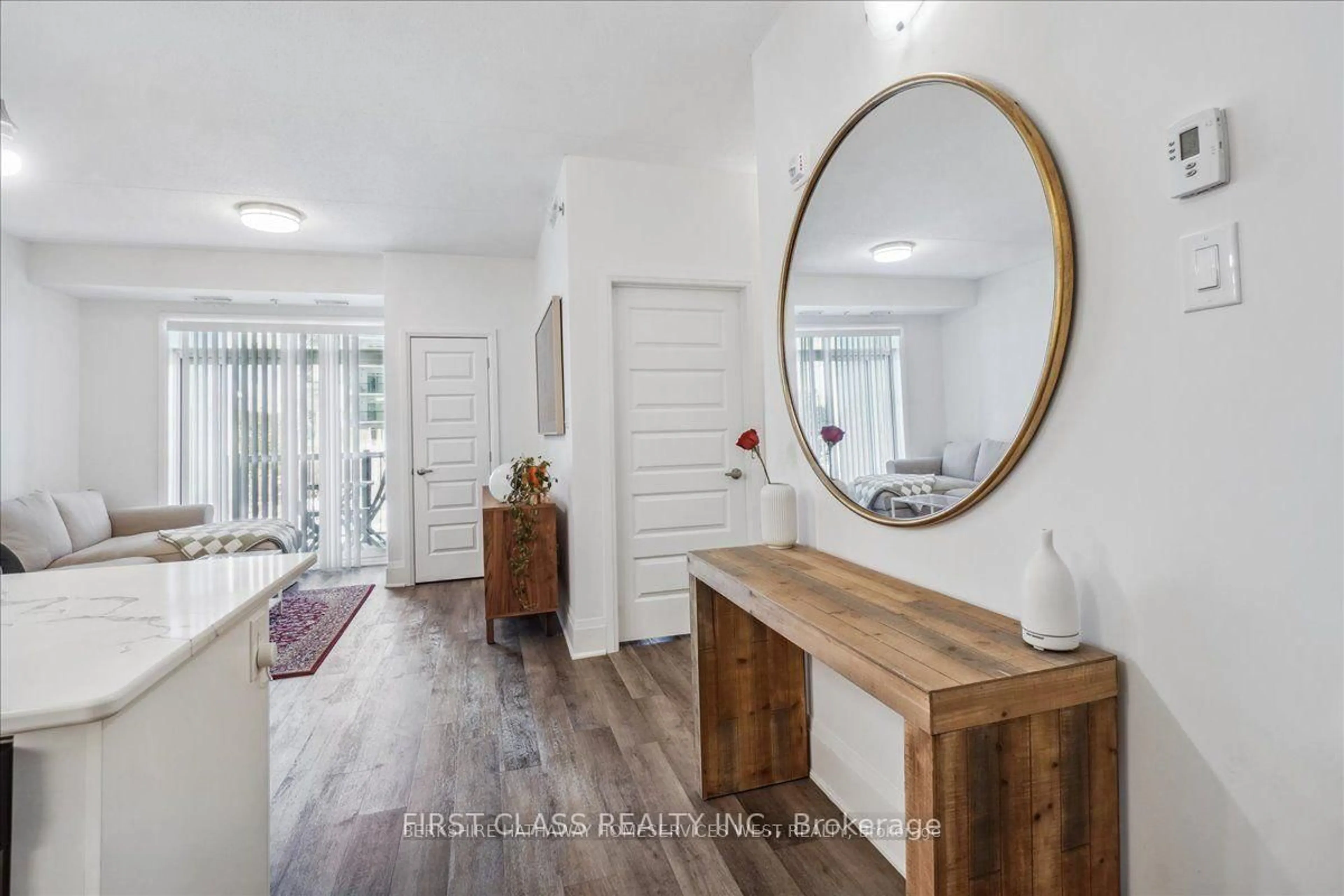 Indoor entryway for 610 Farmstead Dr #104, Milton Ontario L9T 8X5