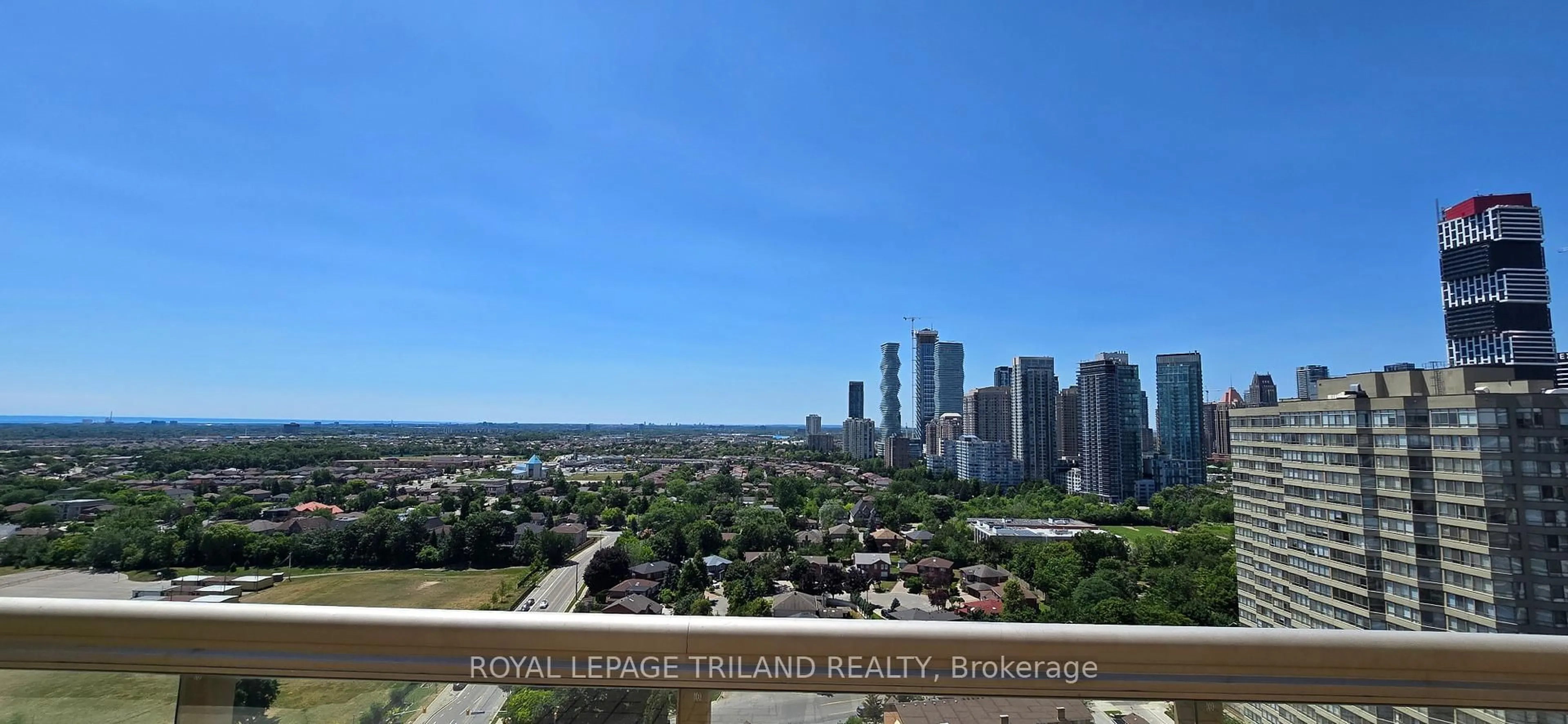 A pic from outside/outdoor area/front of a property/back of a property/a pic from drone, city buildings view from balcony for 55 Elm Dr #711, Mississauga Ontario L5B 3Z3