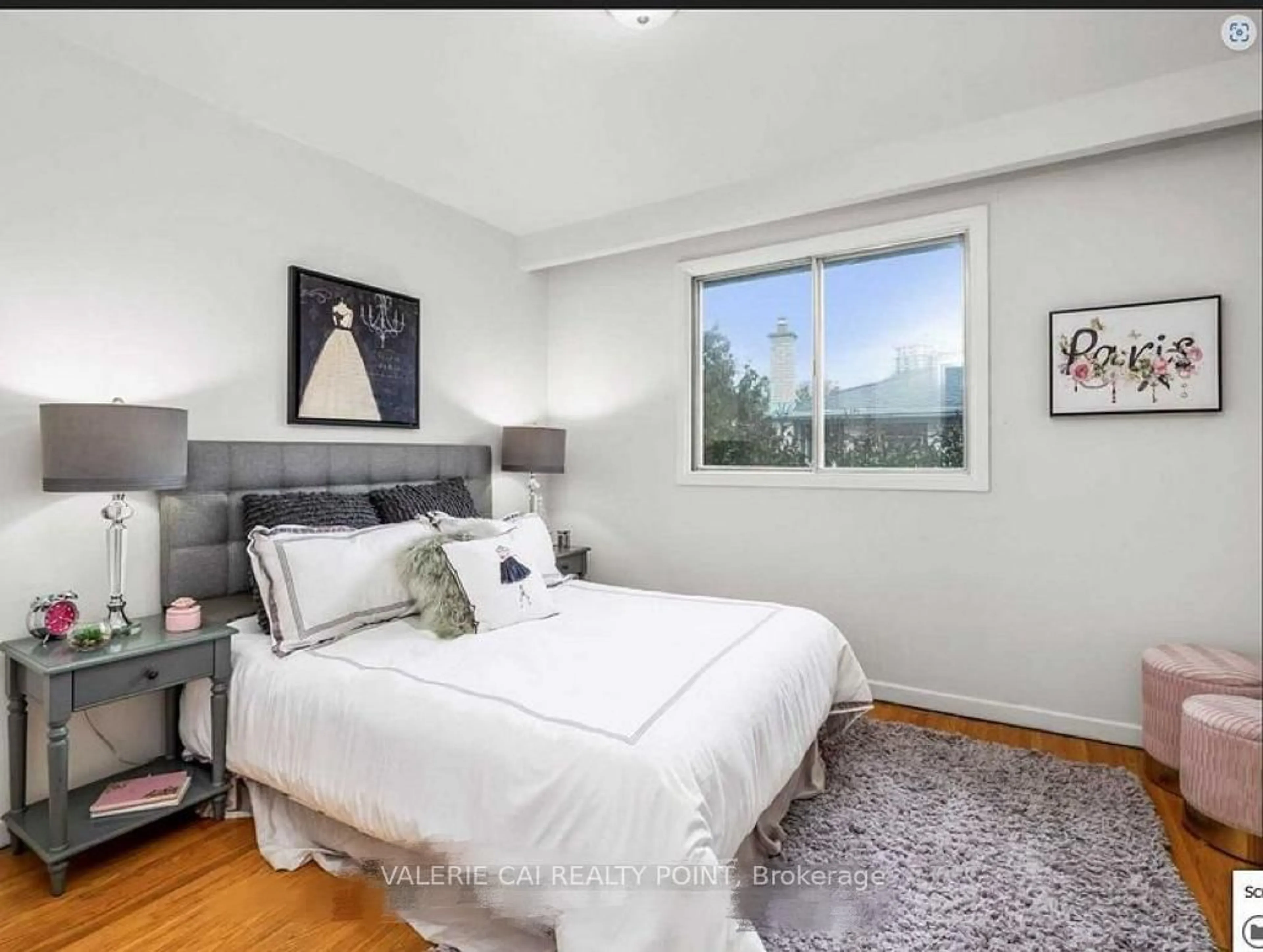 Bedroom with bed, unknown for 3574 Golden Orchard Dr, Mississauga Ontario L4Y 3H8