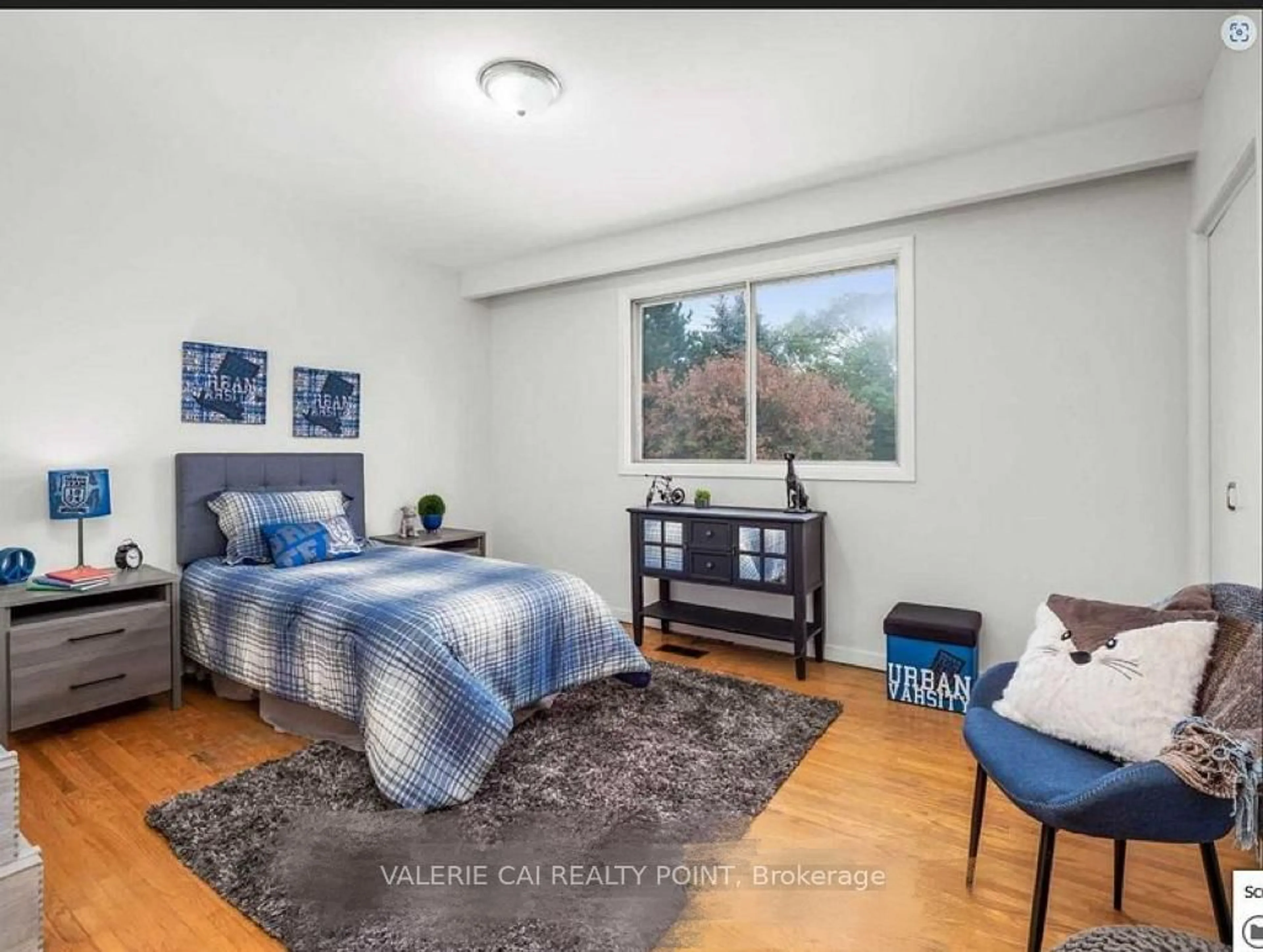 Bedroom with bed, unknown for 3574 Golden Orchard Dr, Mississauga Ontario L4Y 3H8