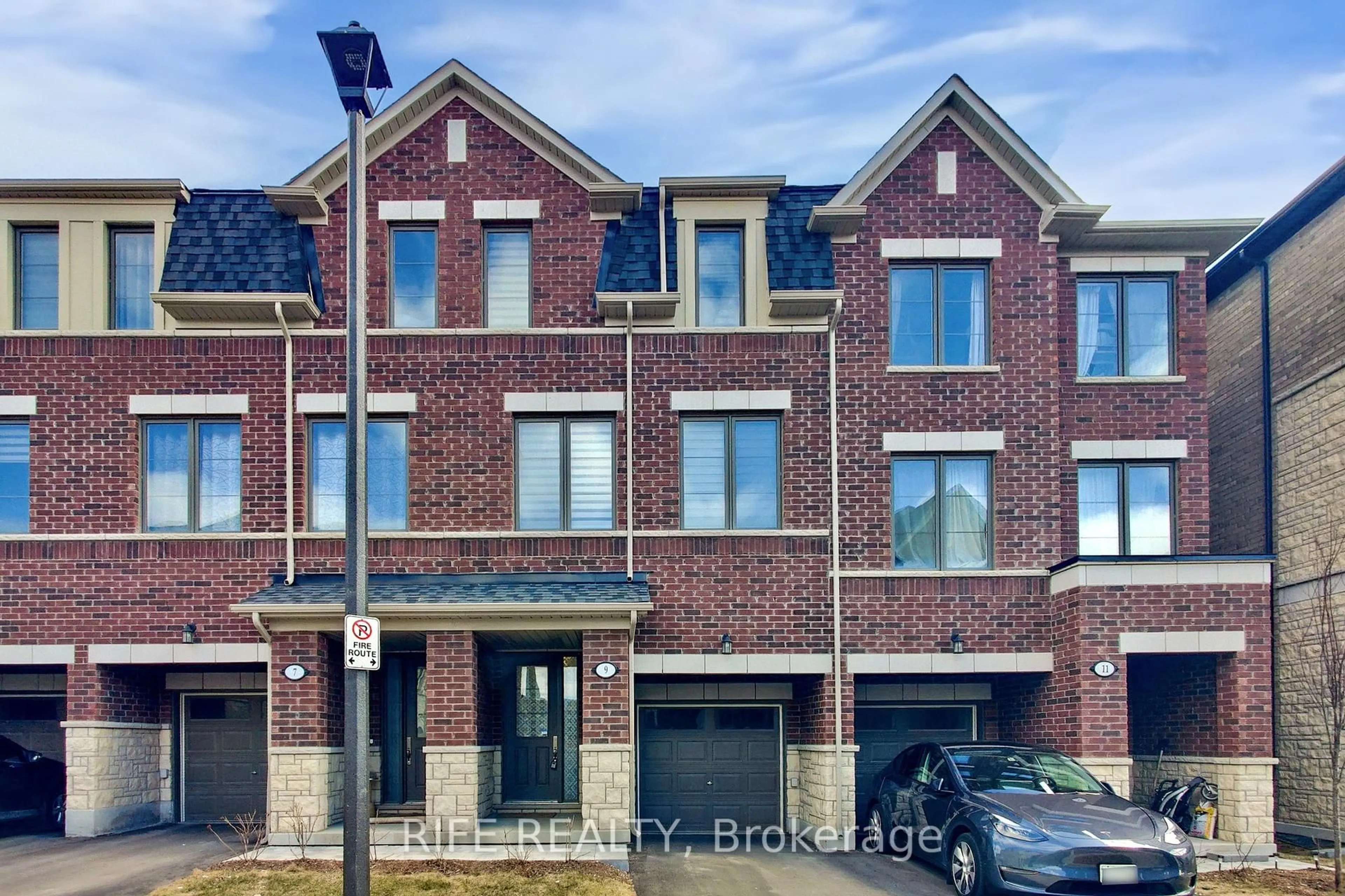 Home with brick exterior material, street for 9 Bretlon St, Brampton Ontario L6P 4N8