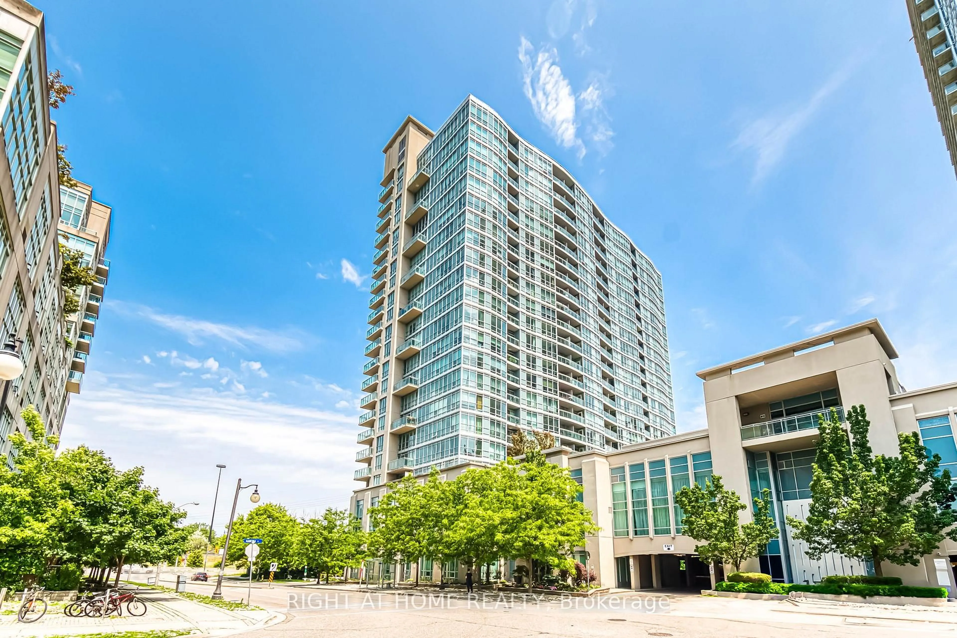 Unknown for 185 Legion Rd #214, Toronto Ontario M8Y 0A1