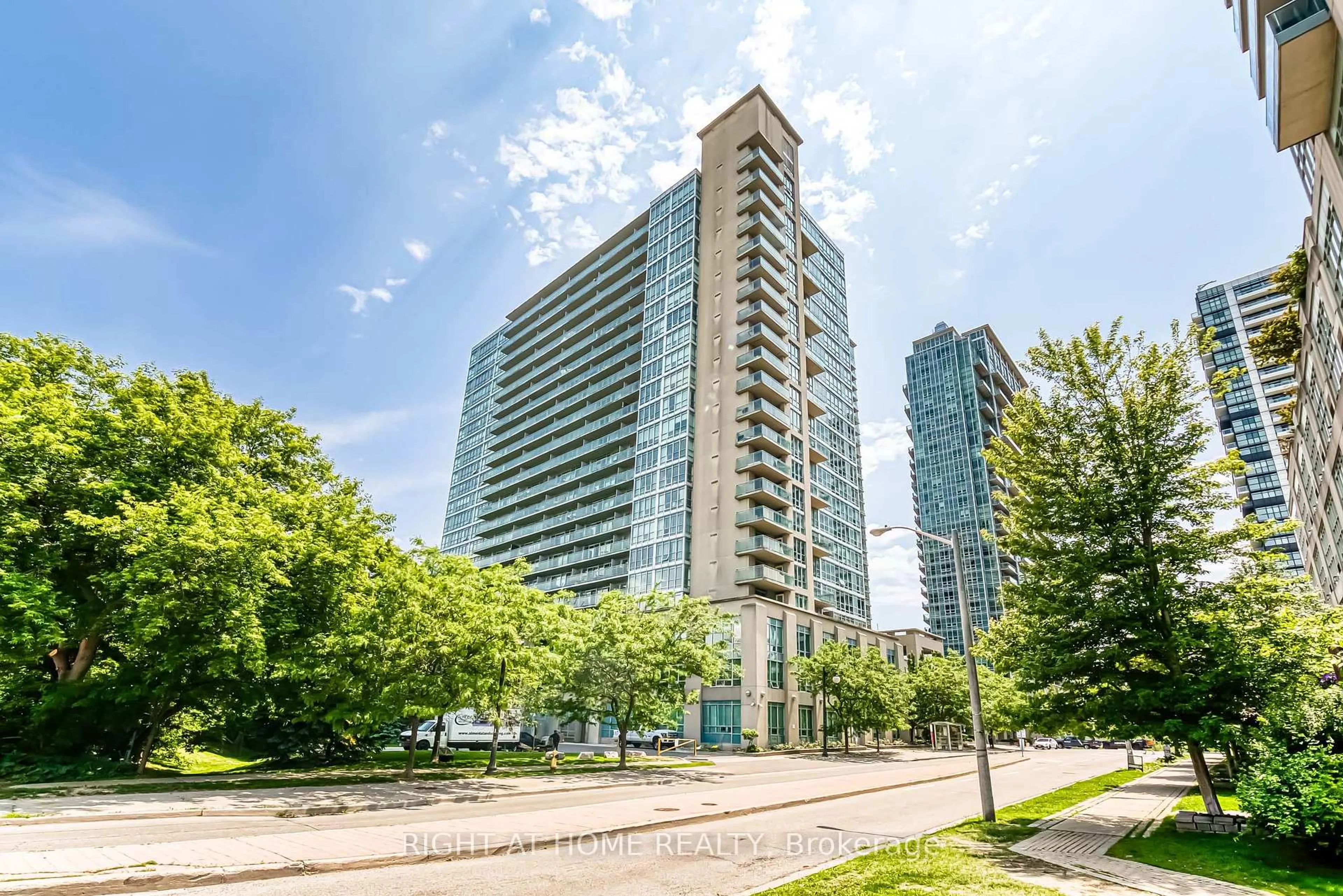 Unknown for 185 Legion Rd #214, Toronto Ontario M8Y 0A1