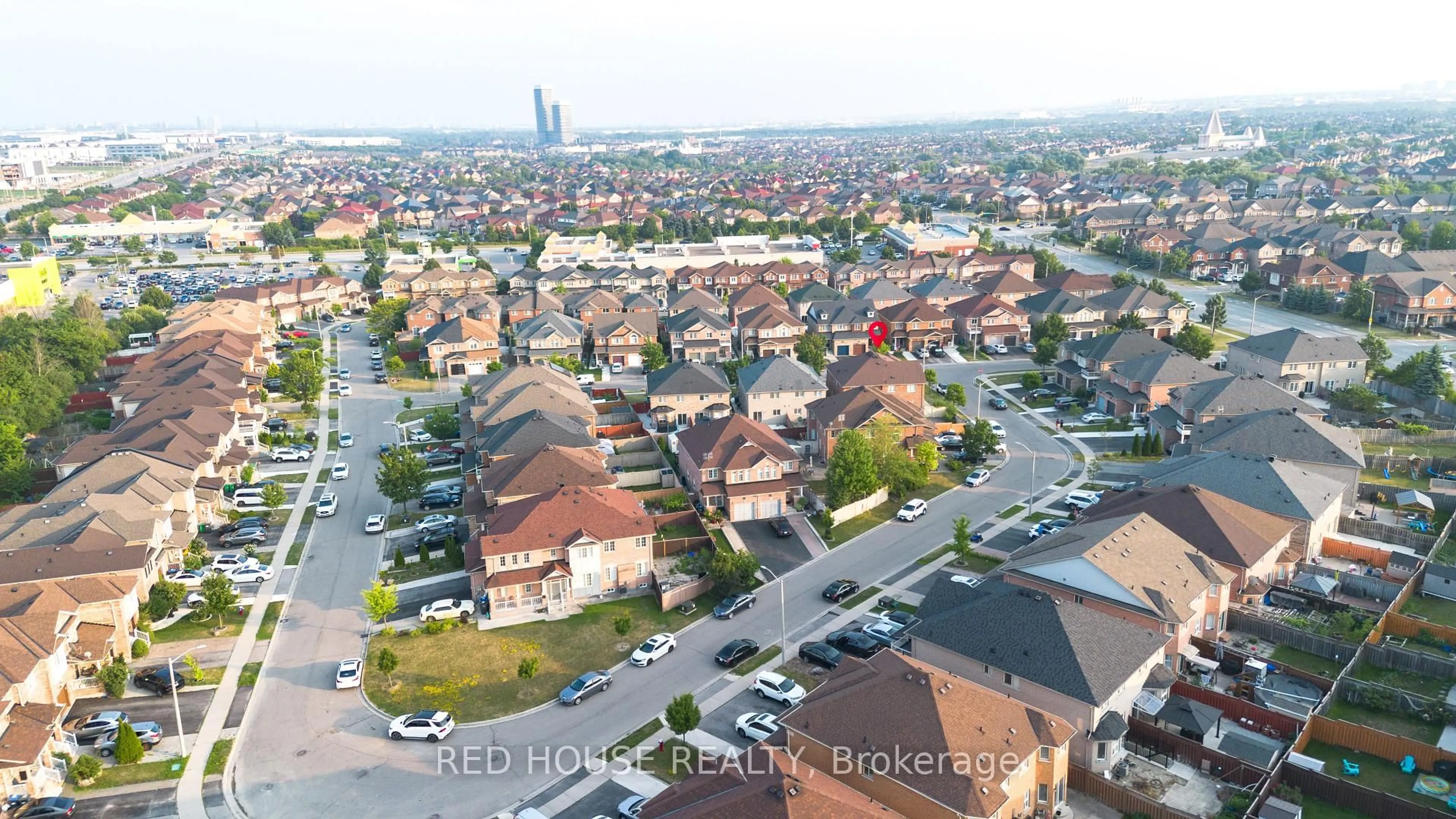 A pic from outside/outdoor area/front of a property/back of a property/a pic from drone, street for 78 Passfield Tr, Brampton Ontario L6P 1V1