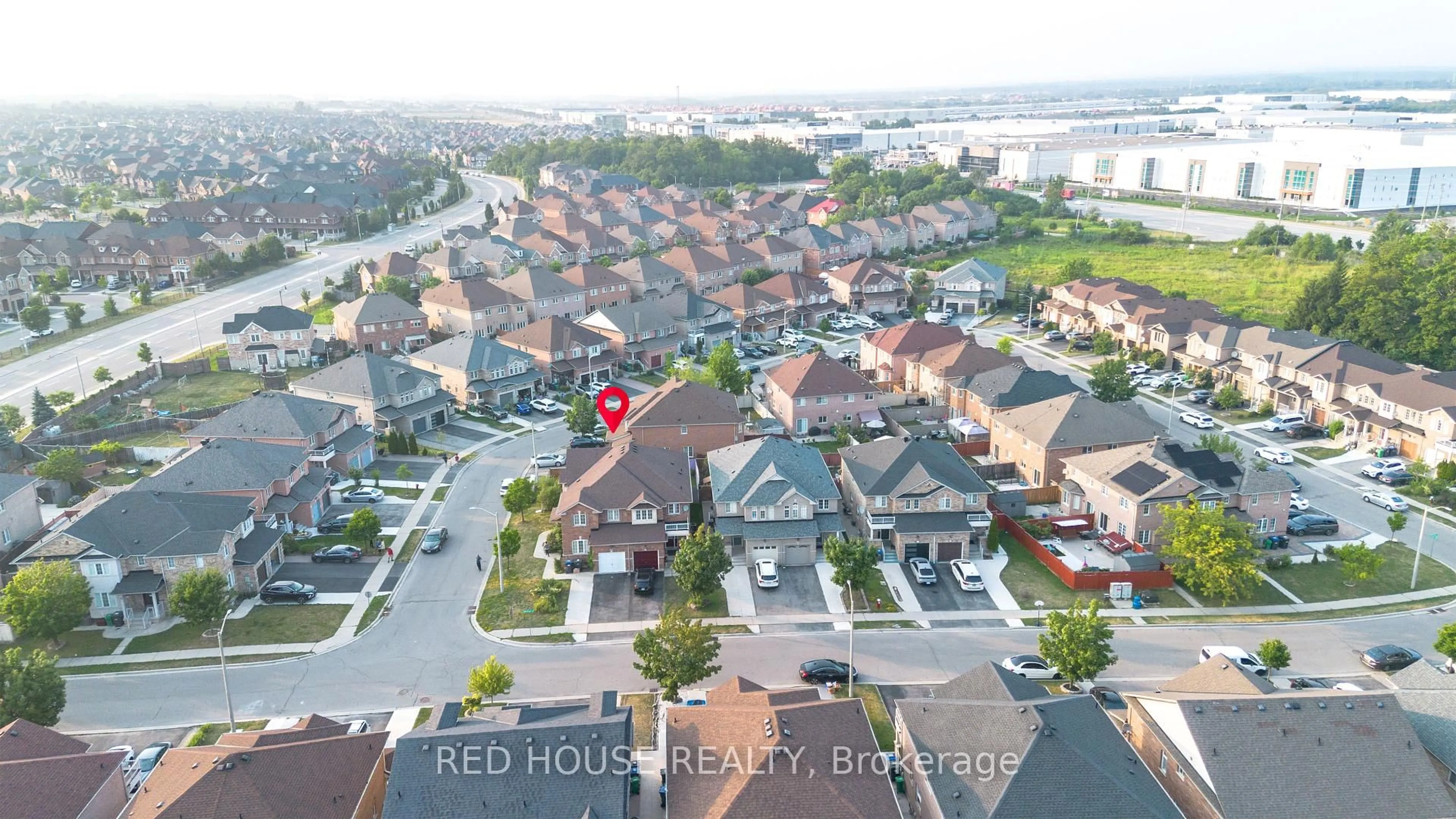 A pic from outside/outdoor area/front of a property/back of a property/a pic from drone, city buildings view from balcony for 78 Passfield Tr, Brampton Ontario L6P 1V1