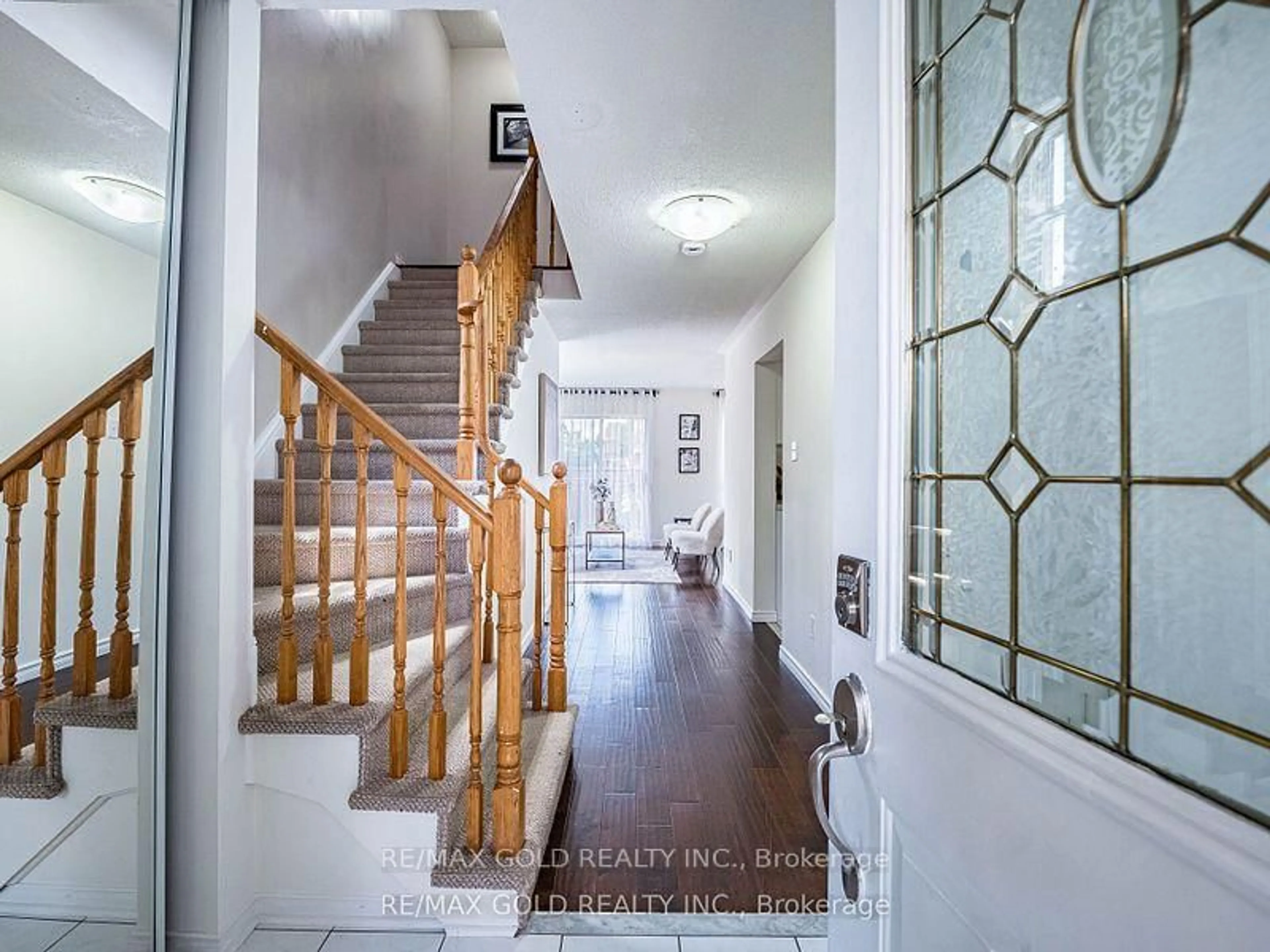 Indoor entryway for 66 Muirland Cres, Brampton Ontario L6X 4P3