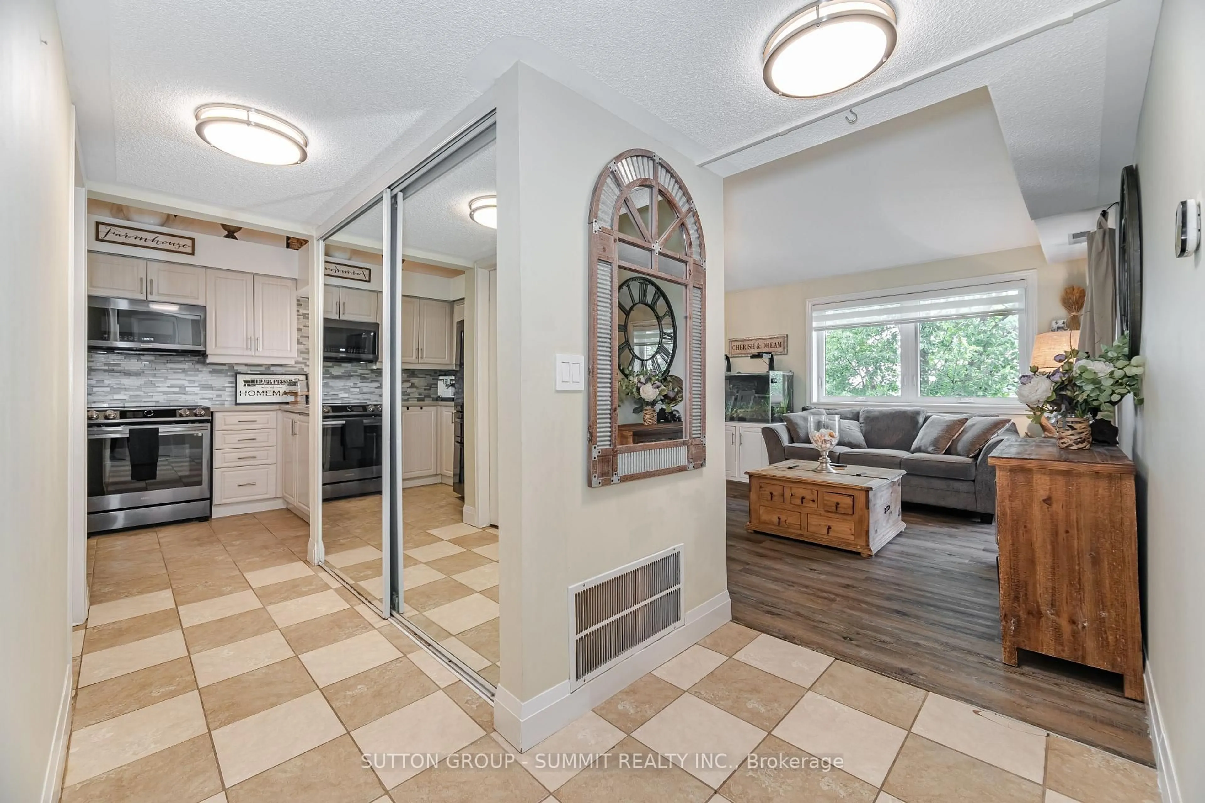 Open concept kitchen, ceramic/tile floor for 55 Bristol Rd #116, Mississauga Ontario L4Z 3N9