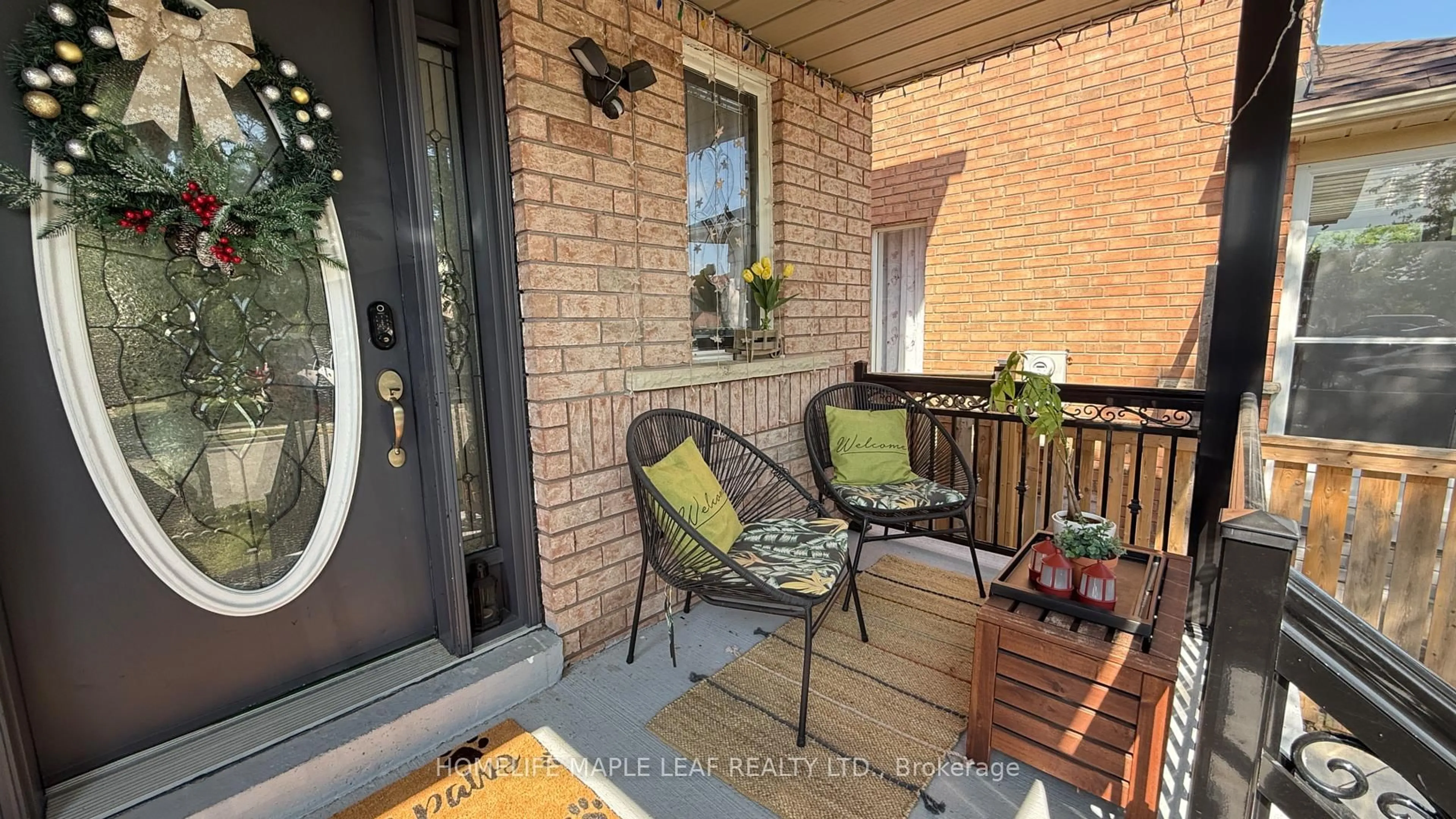 Indoor entryway for 22 Allangrove Dr, Brampton Ontario L7A 2M3