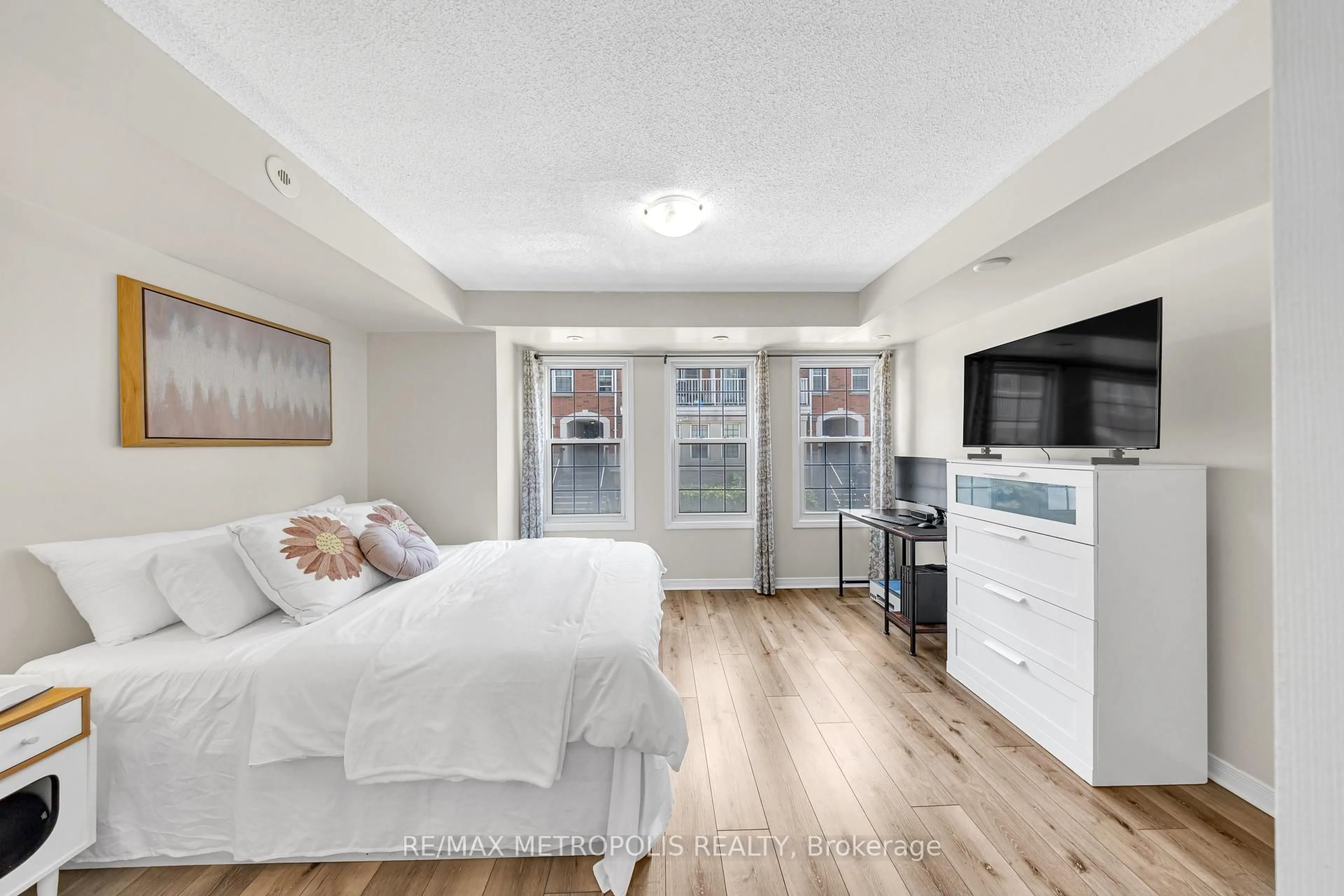 Bedroom with bed, unknown for 37 Four Winds Dr #19, Toronto Ontario M3J 1K7