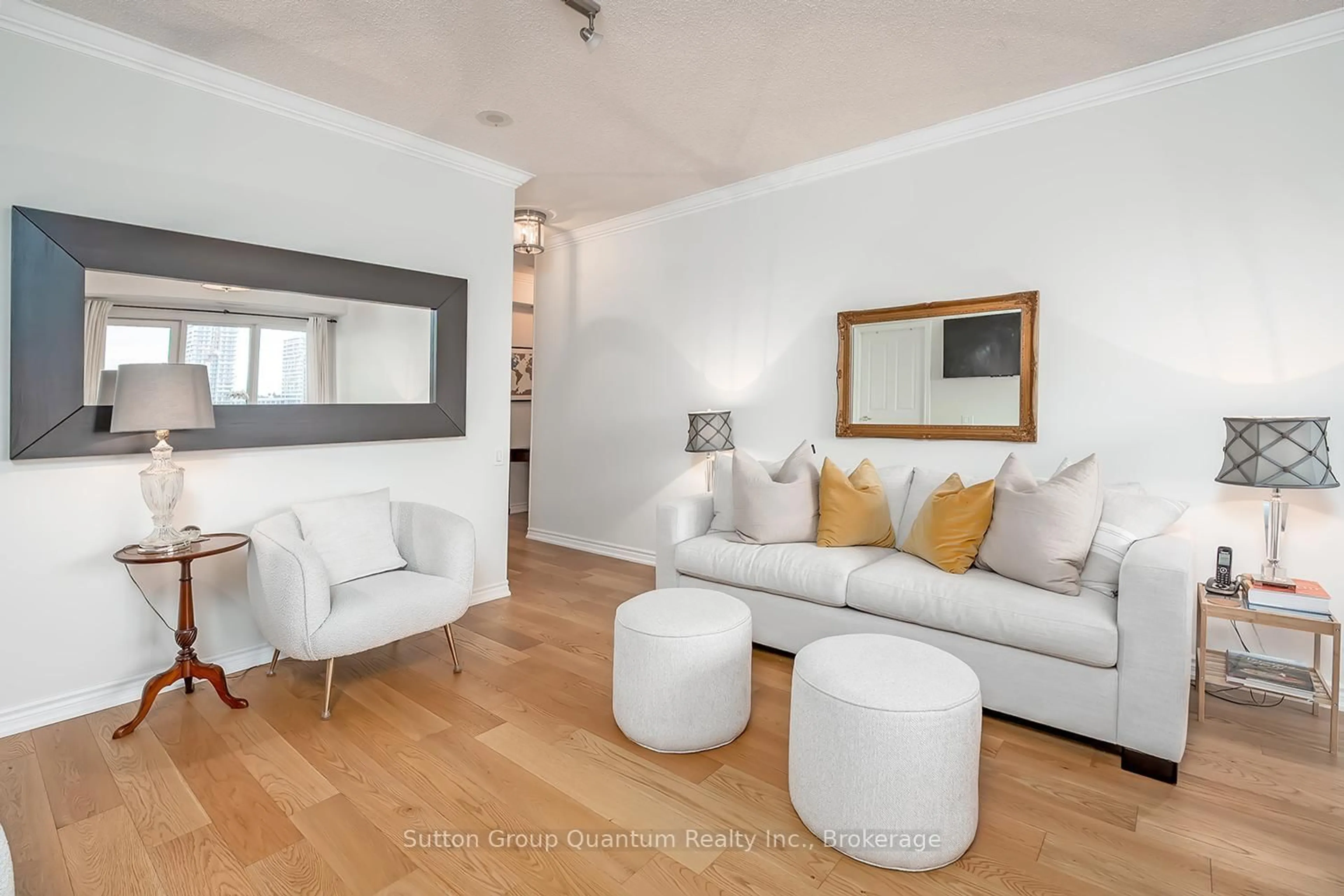 Living room with furniture, wood/laminate floor for 40 Old Mill Rd #602, Oakville Ontario L6J 7W2