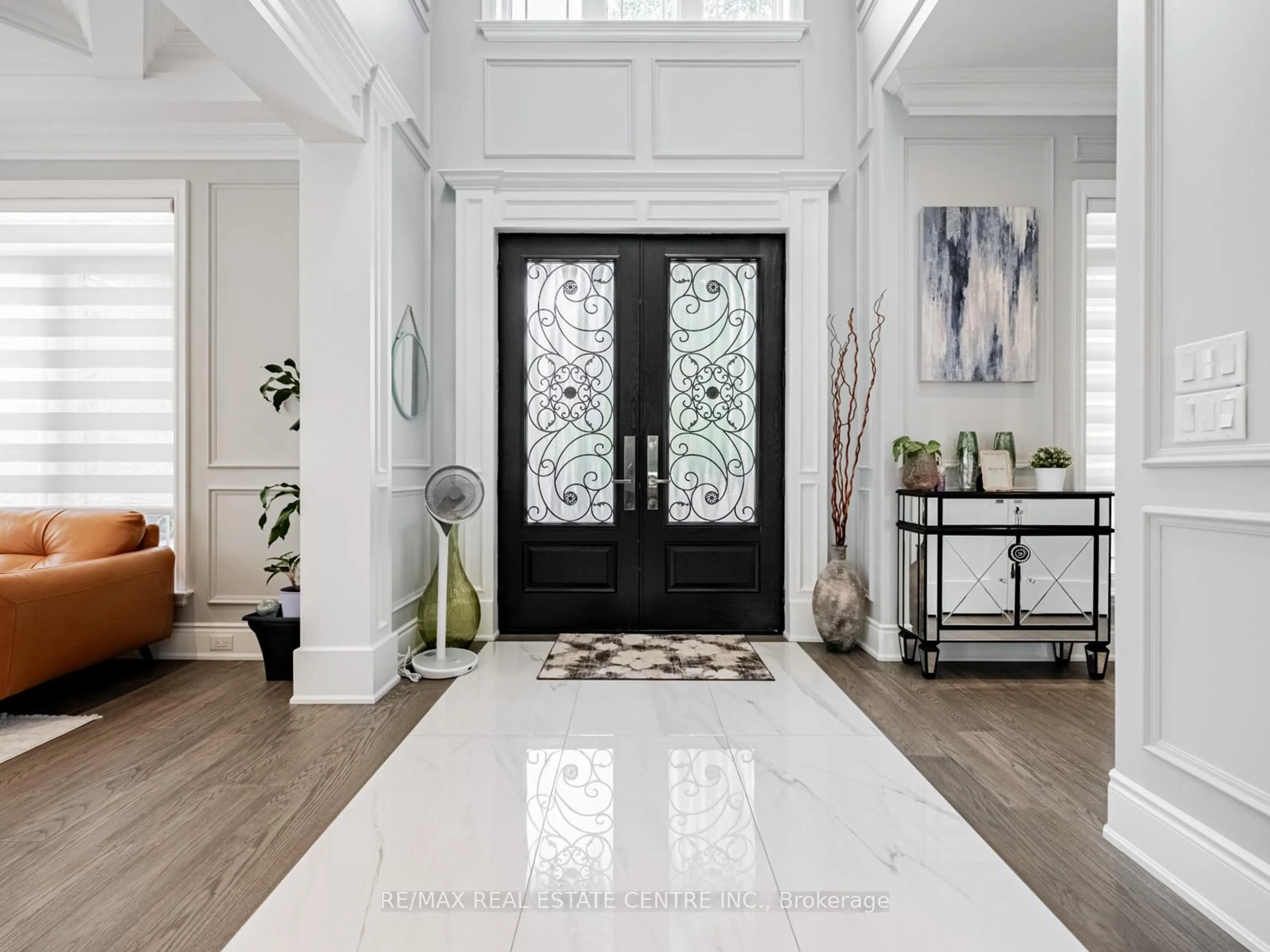 Indoor entryway for 9898 Winston Churchill Blvd, Halton Hills Ontario L0P 1K0