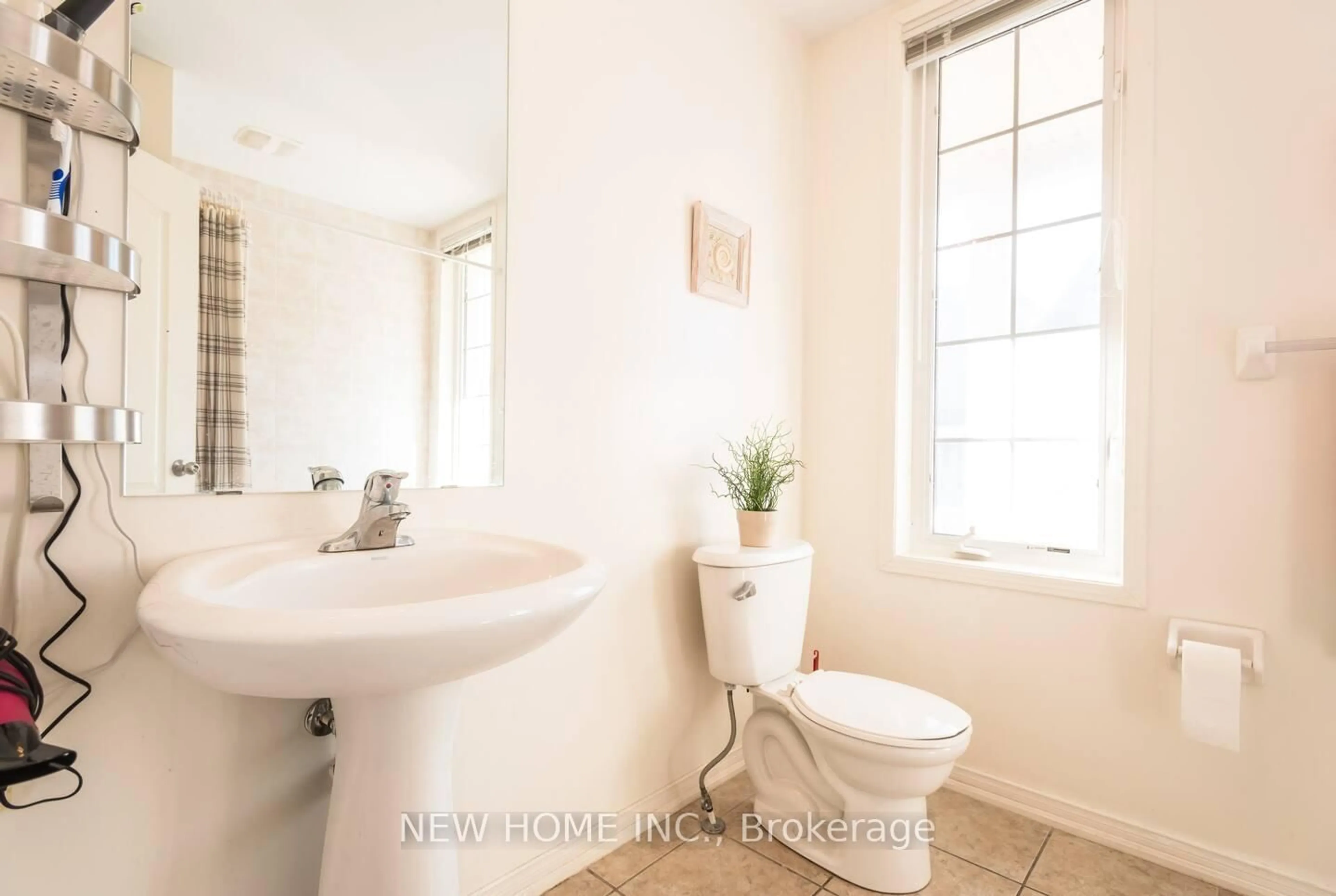 Standard bathroom, ceramic/tile floor for 31 Leitch Ave, Toronto Ontario M3J 0E6