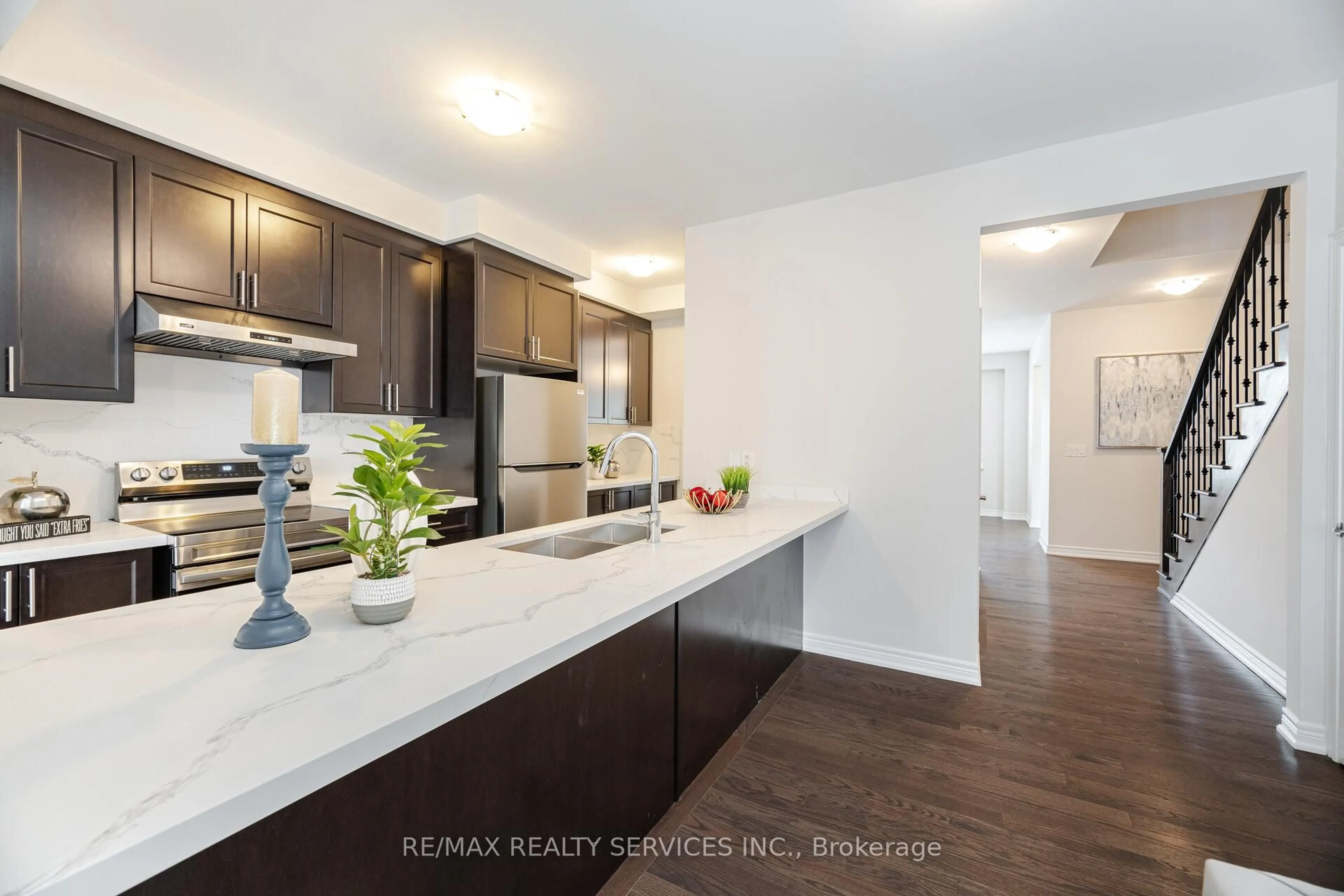 Open concept kitchen, unknown for 250 Inspire Blvd, Brampton Ontario L6R 3Z3