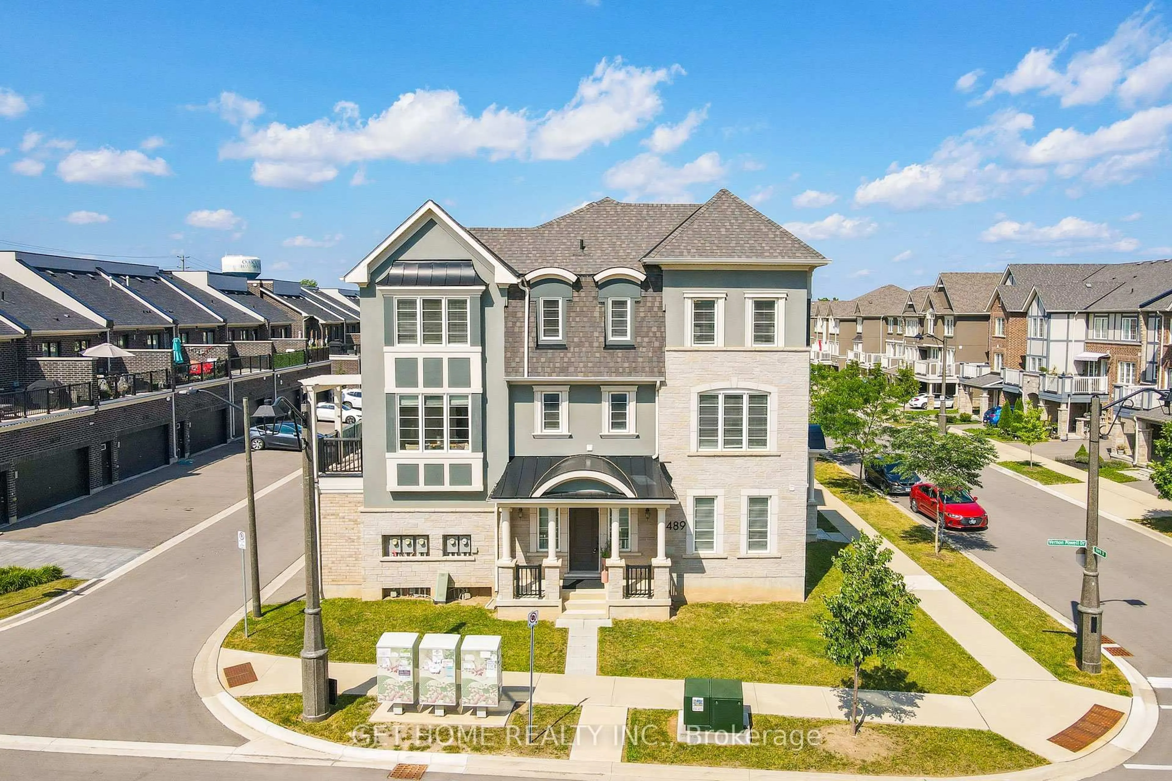 A pic from outside/outdoor area/front of a property/back of a property/a pic from drone, street for 3489 VERNON POWELL Dr, Oakville Ontario L6H 0X8