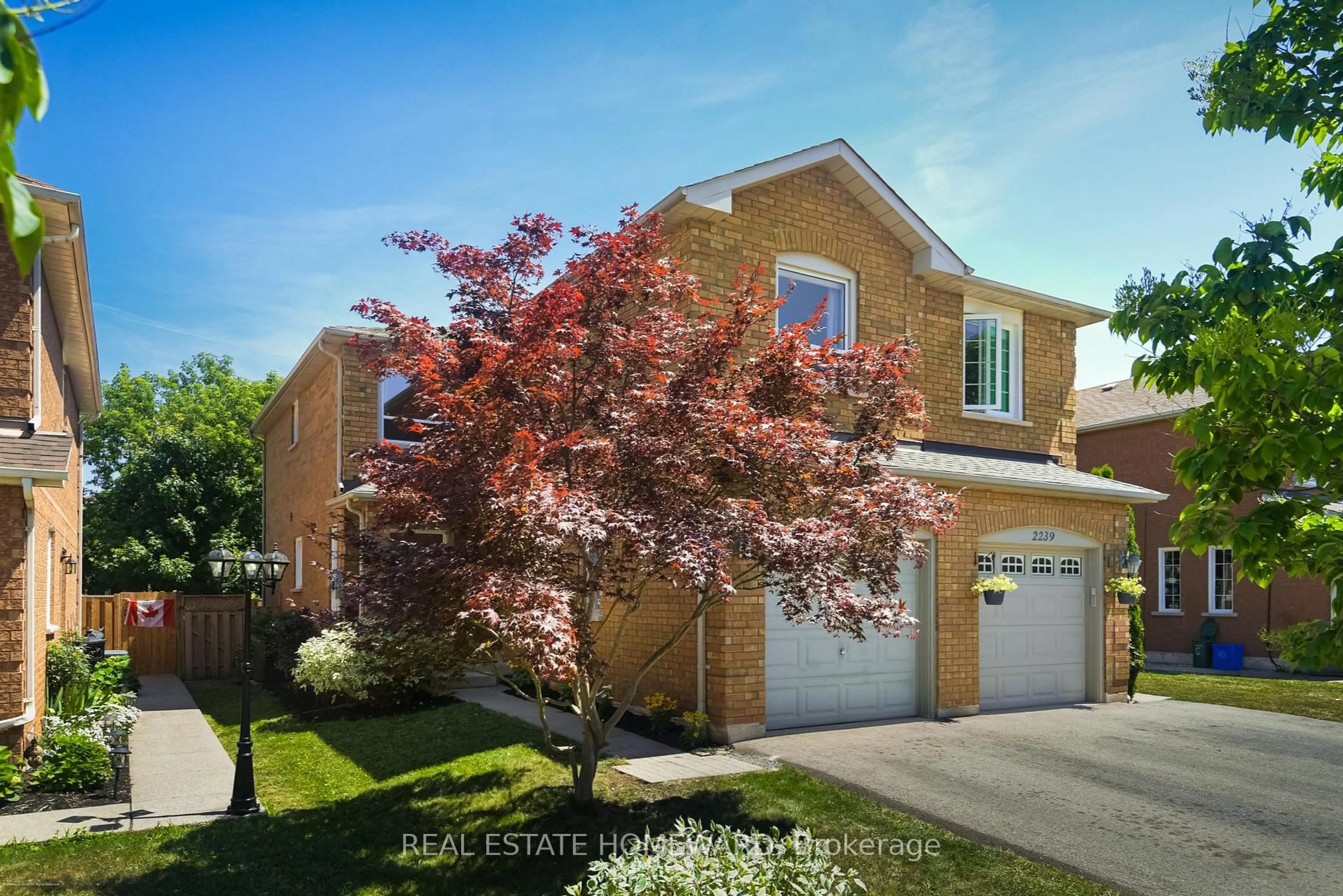 Home with brick exterior material, street for 2241 Dale Ridge Dr, Oakville Ontario L6M 3L4