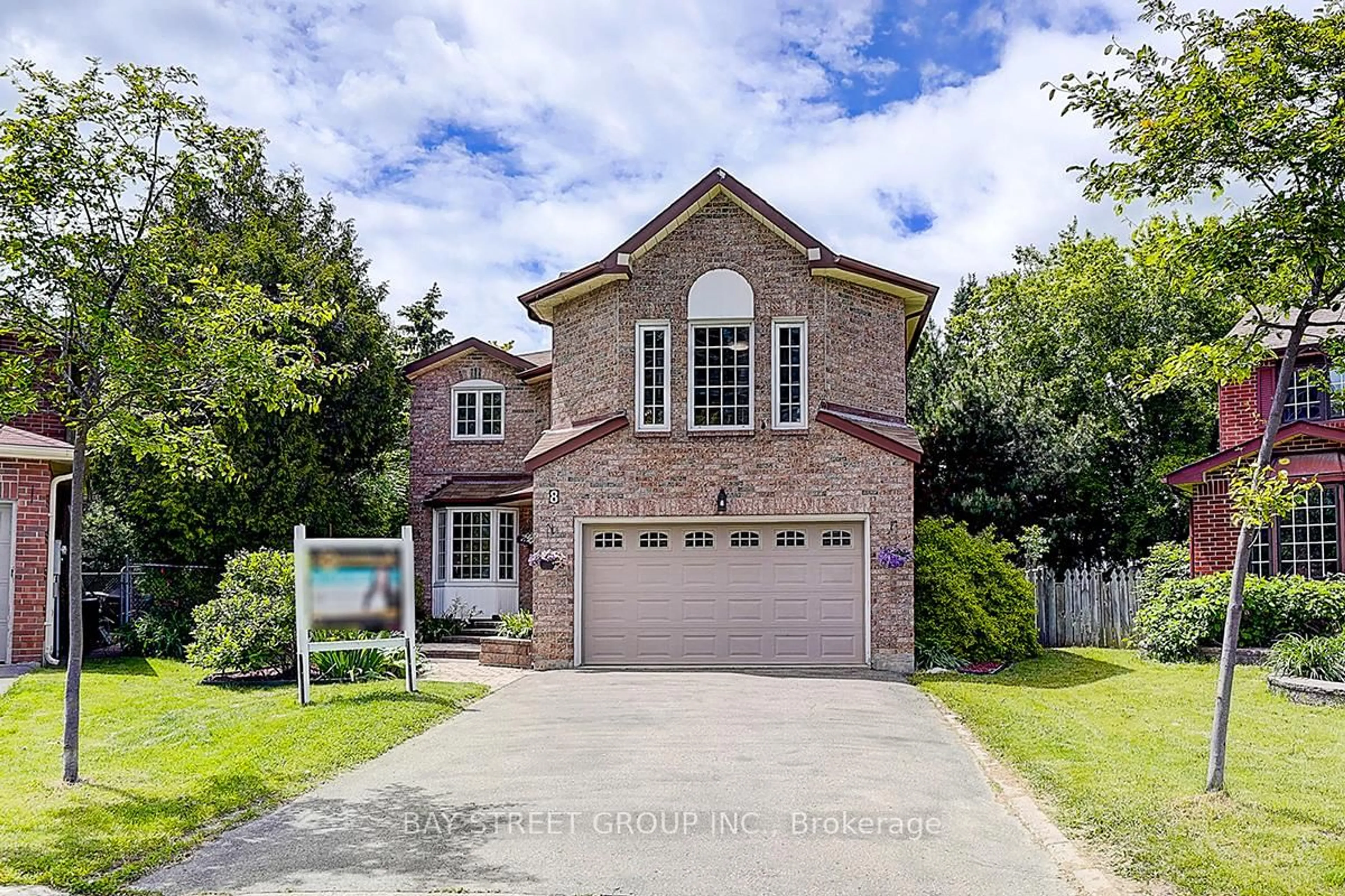 Home with brick exterior material, street for 8 Mckillop Crt, Brampton Ontario L6Y 3J3