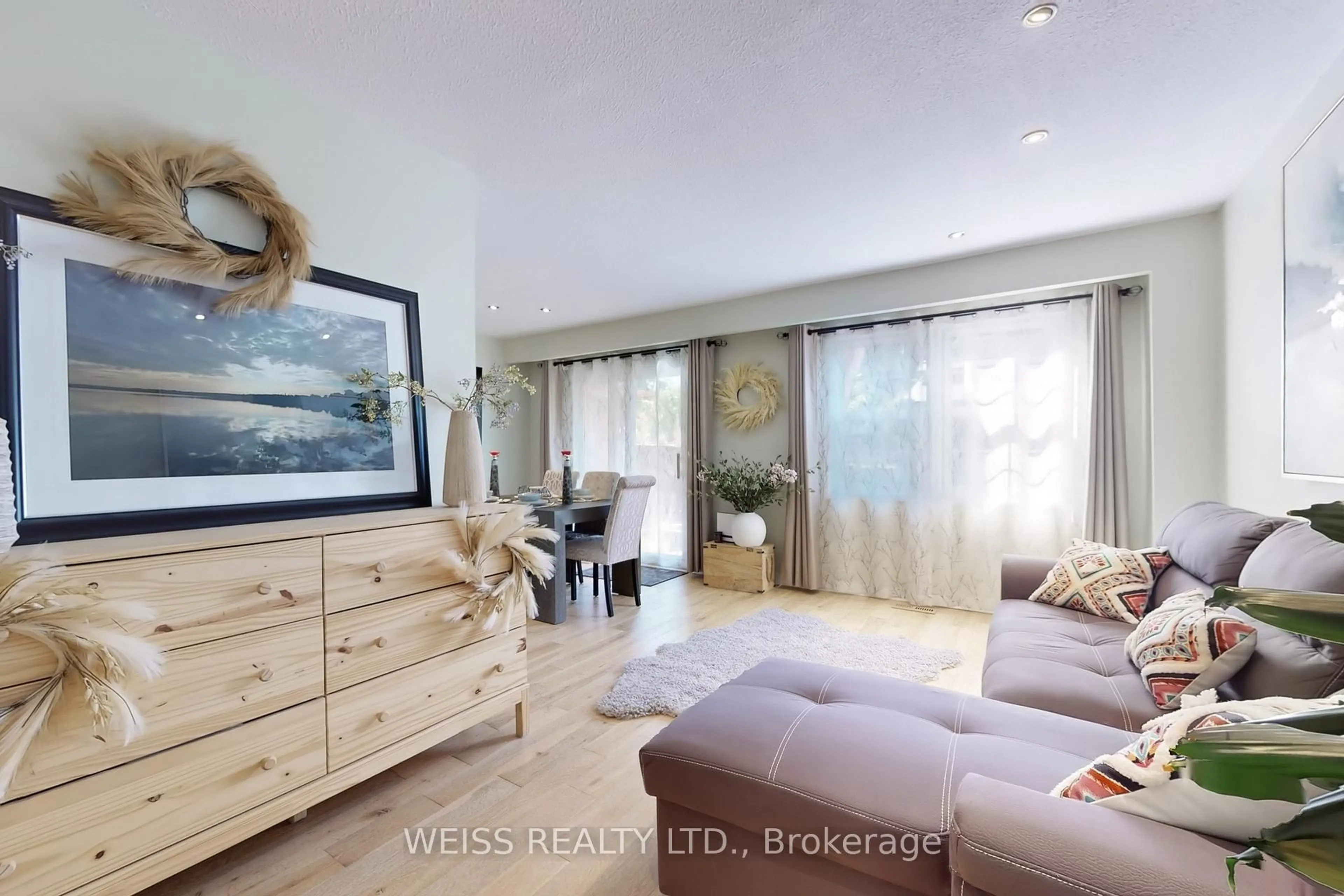 Living room with furniture, unknown for 2120 Rathburn Rd #5, Mississauga Ontario L4W 2S8