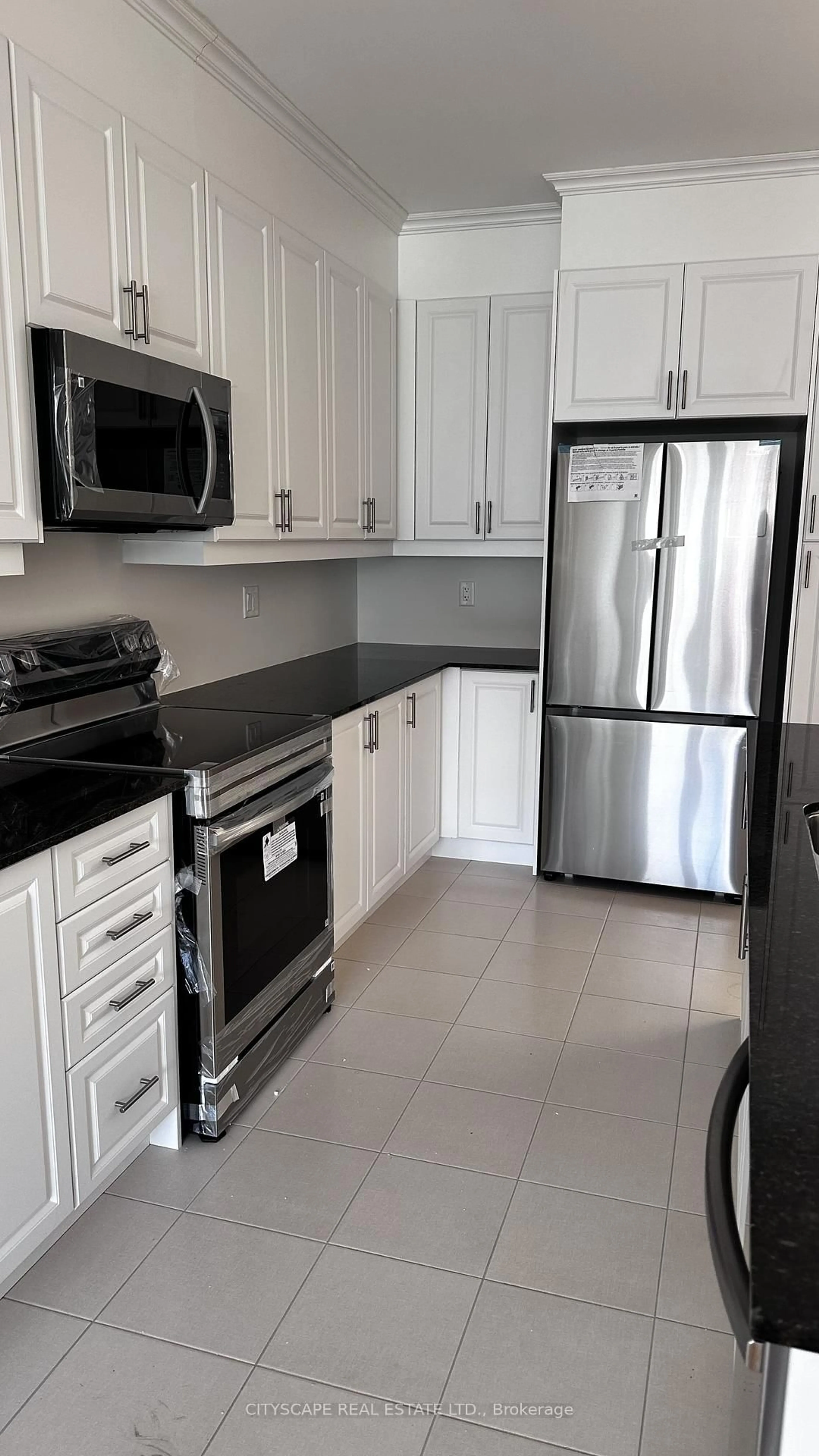 Standard kitchen, ceramic/tile floor for 6 Marvin Ave, Oakville Ontario L6H 0Z8